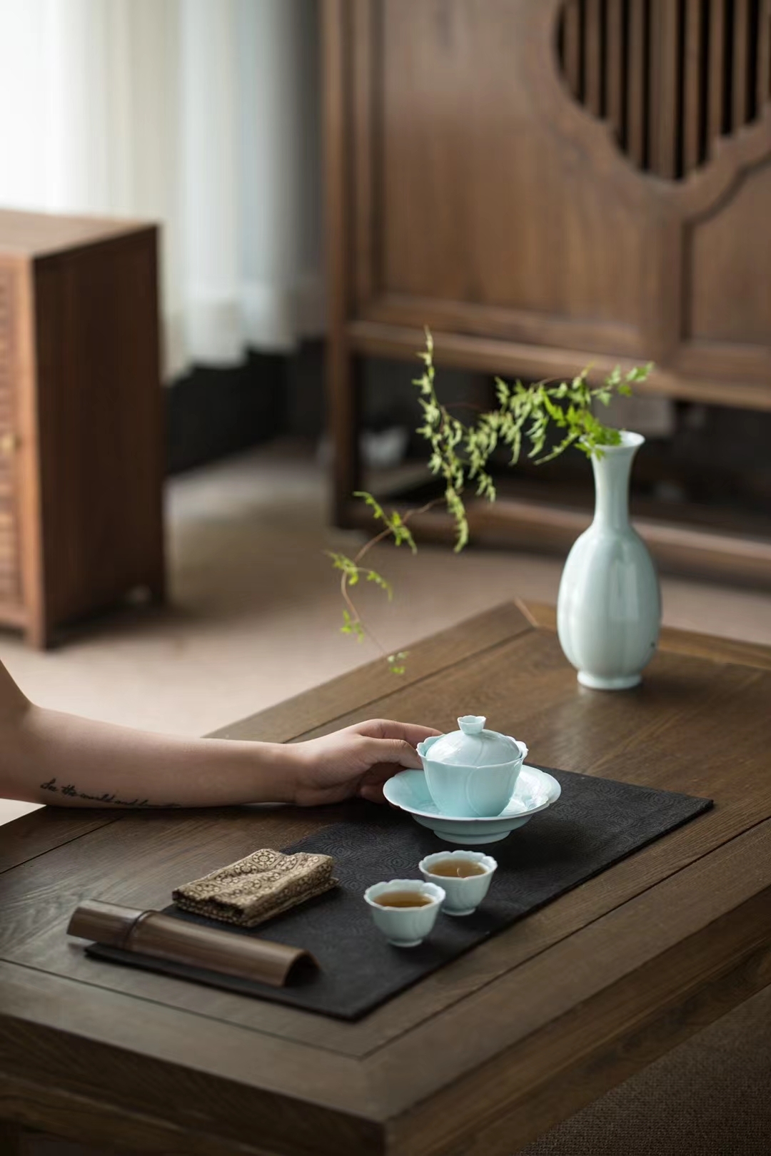 Jingdezhen Ceramic Vase，