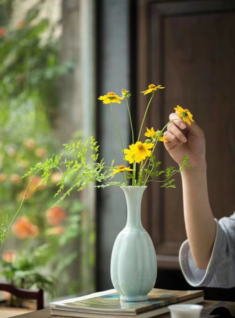 Jingdezhen Ceramic Vase，