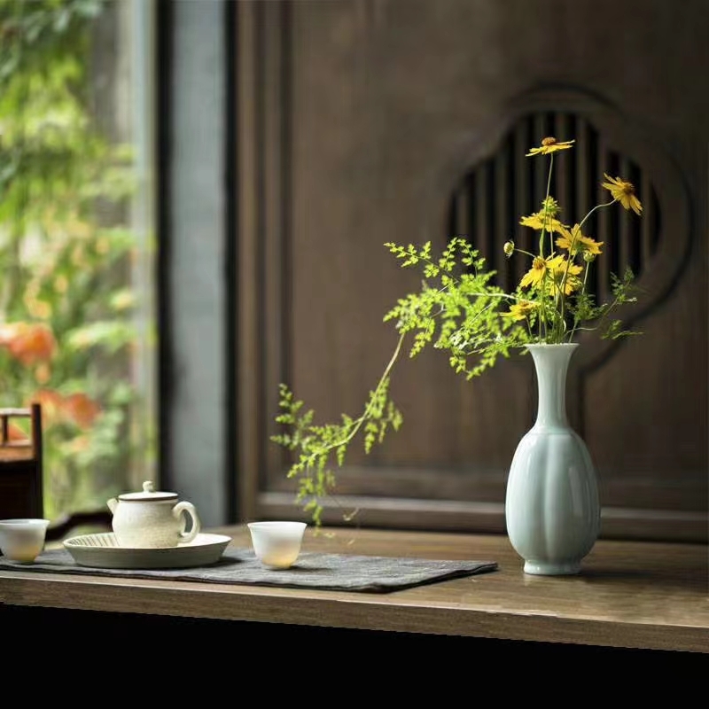 Jingdezhen Ceramic Vase，