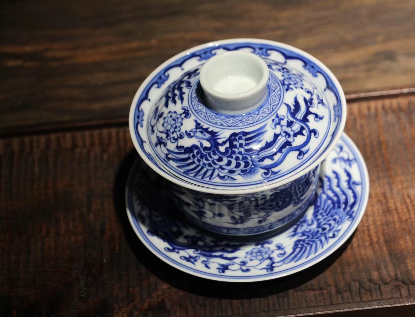 blue and white porcelain，