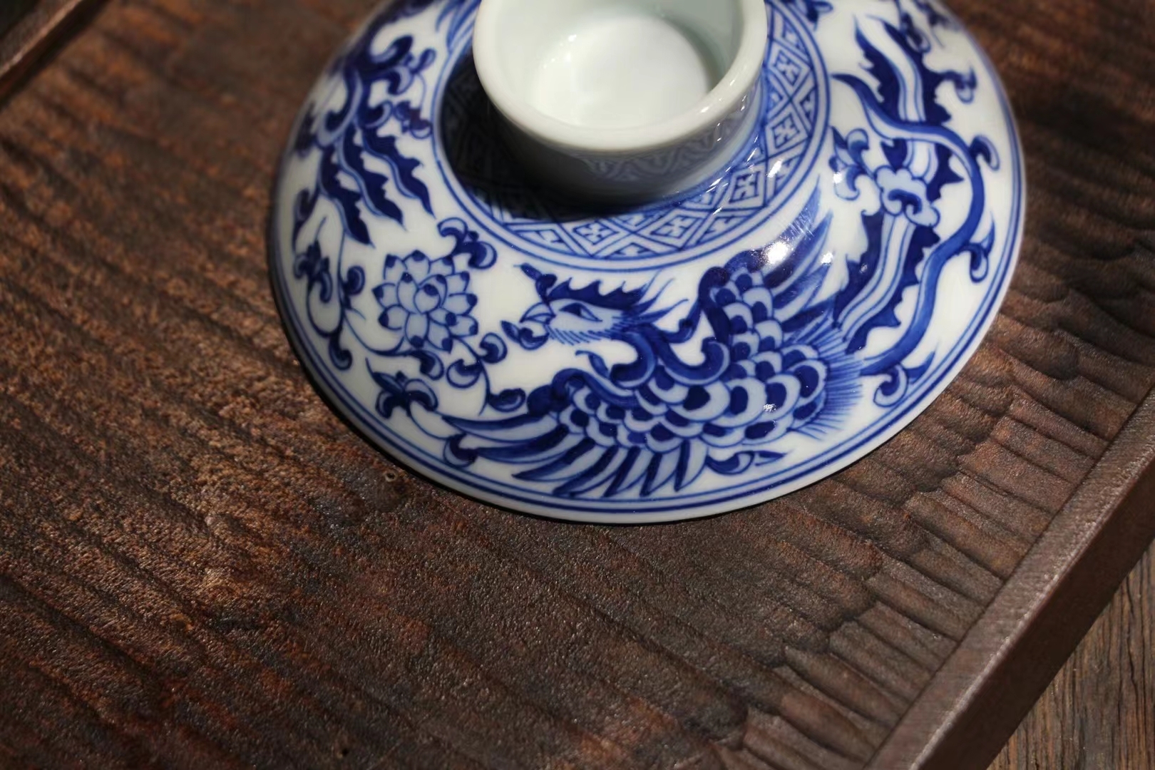 blue and white porcelain，