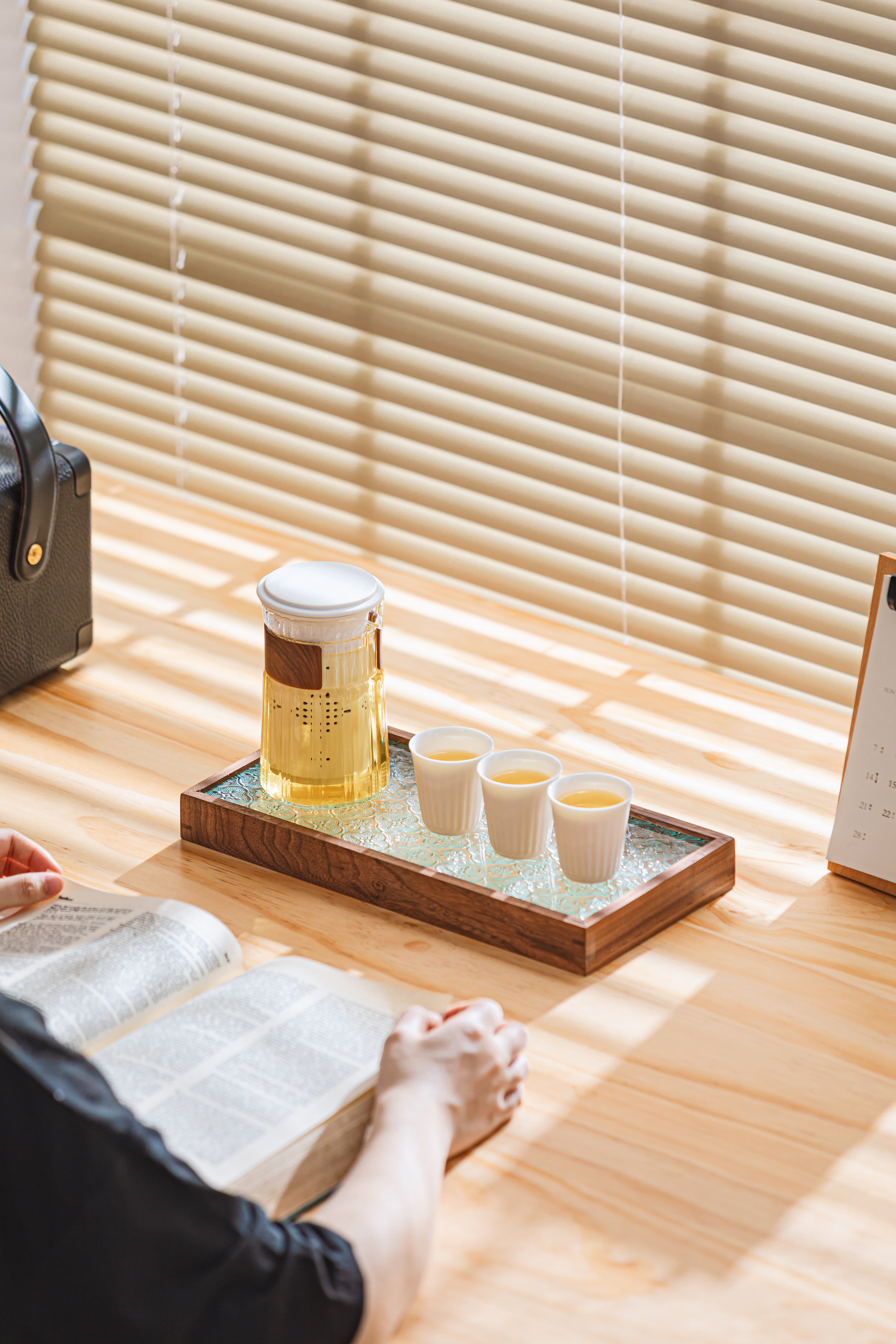 Travel is the first choice for making tea.，