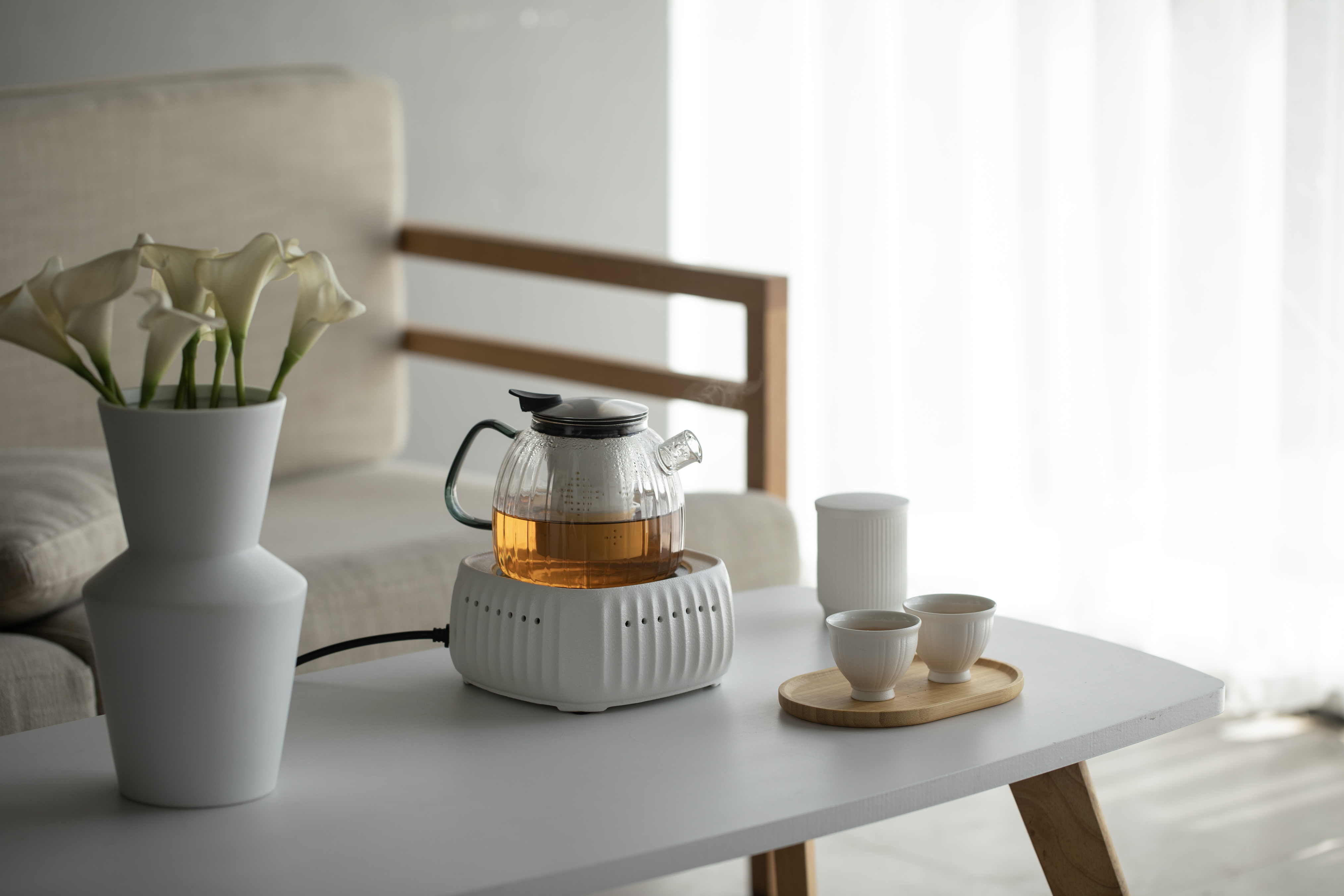 Home appliances, boiling water, cooking tea，