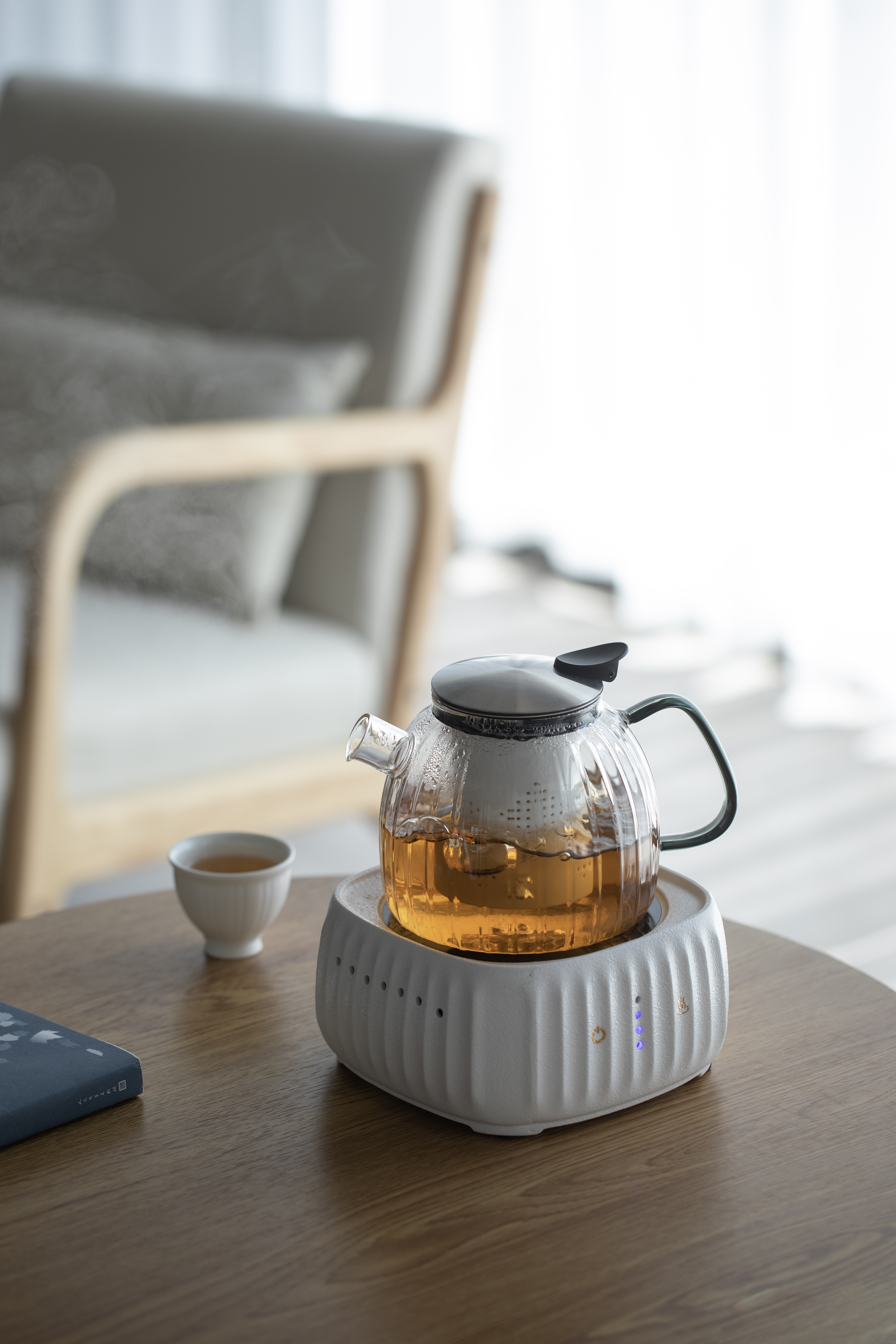 Home appliances, boiling water, cooking tea，