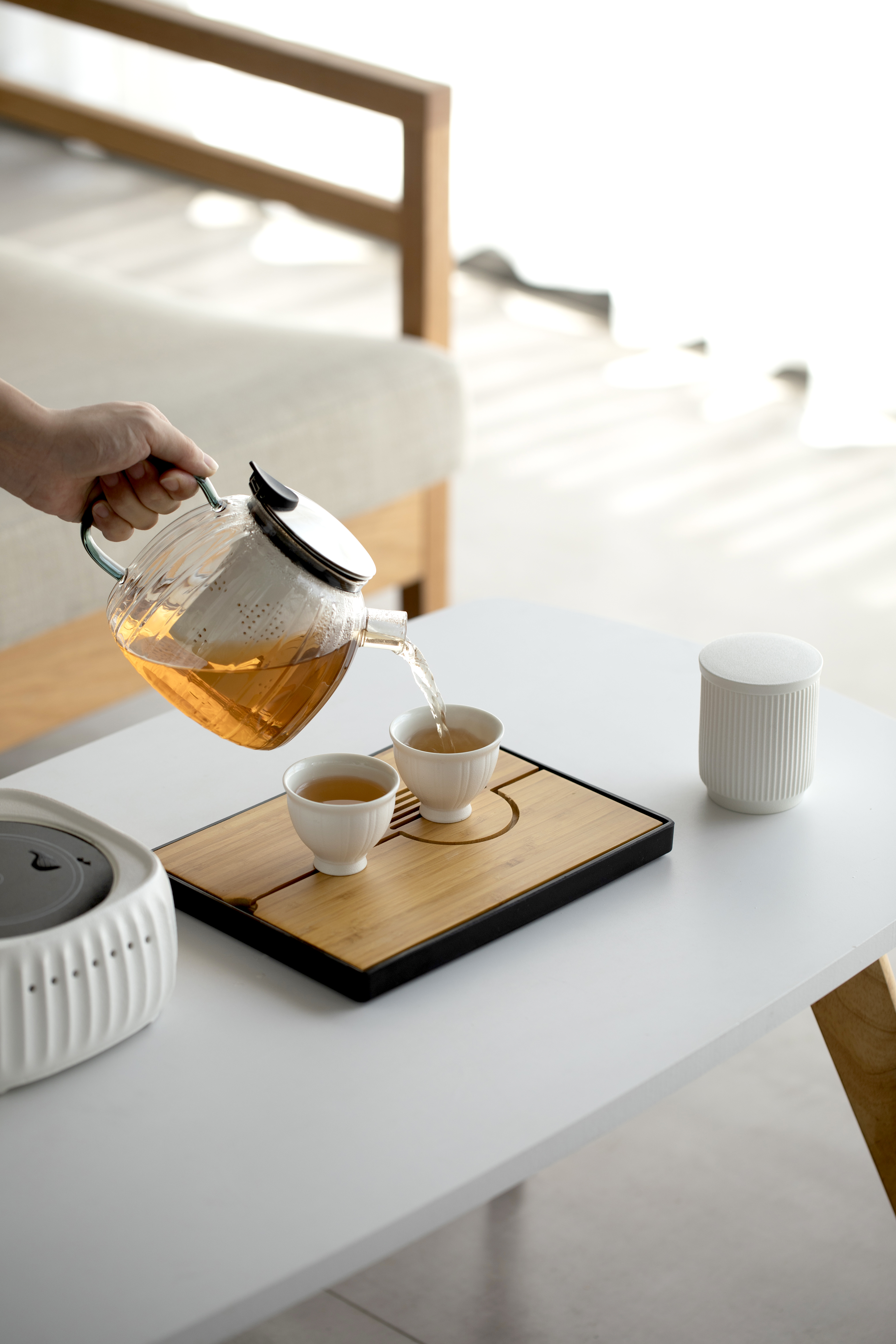 Home appliances, boiling water, cooking tea，