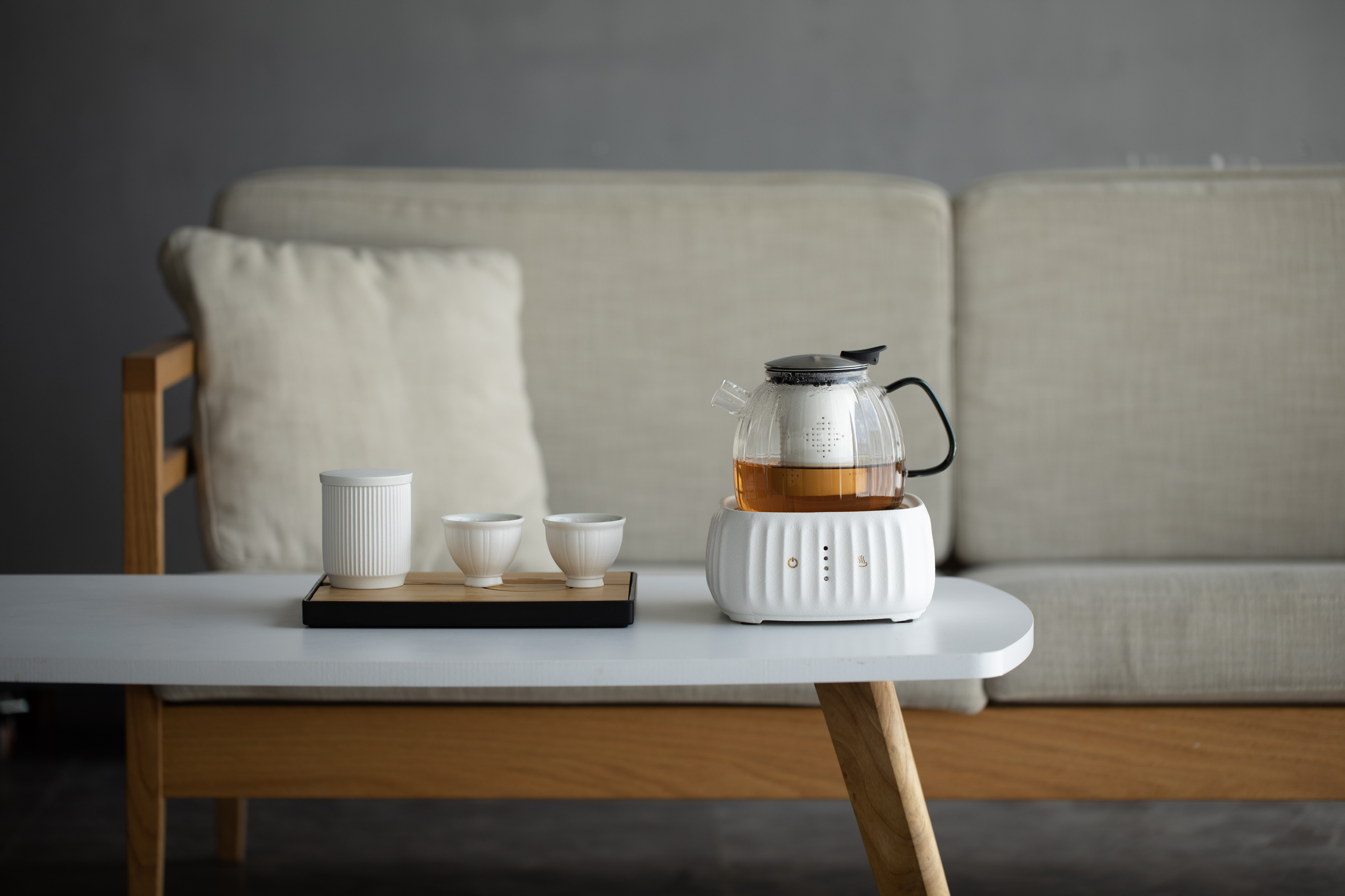 Home appliances, boiling water, cooking tea，