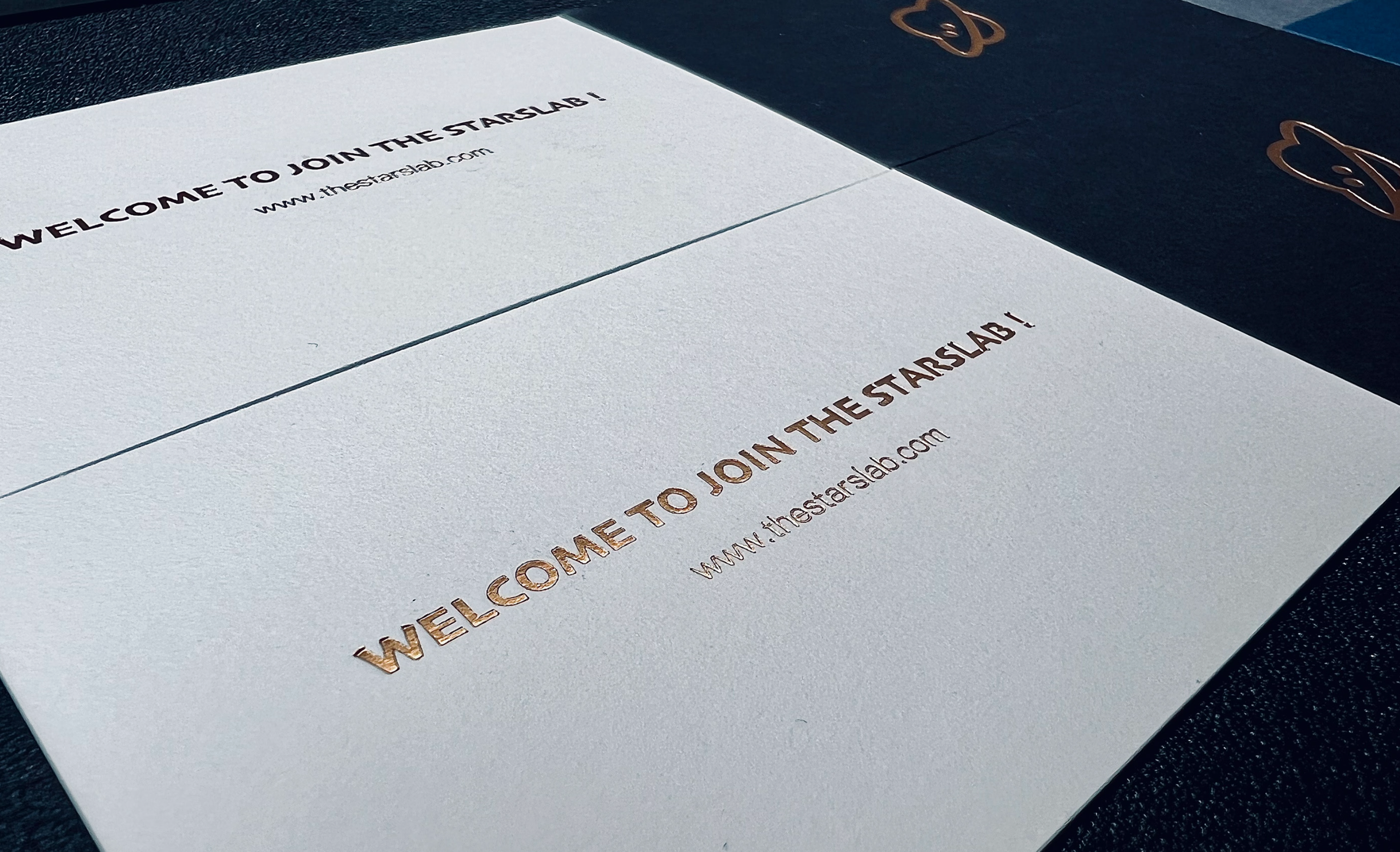 NFT，monitor，Digital Collection，holographic，Metaverse，