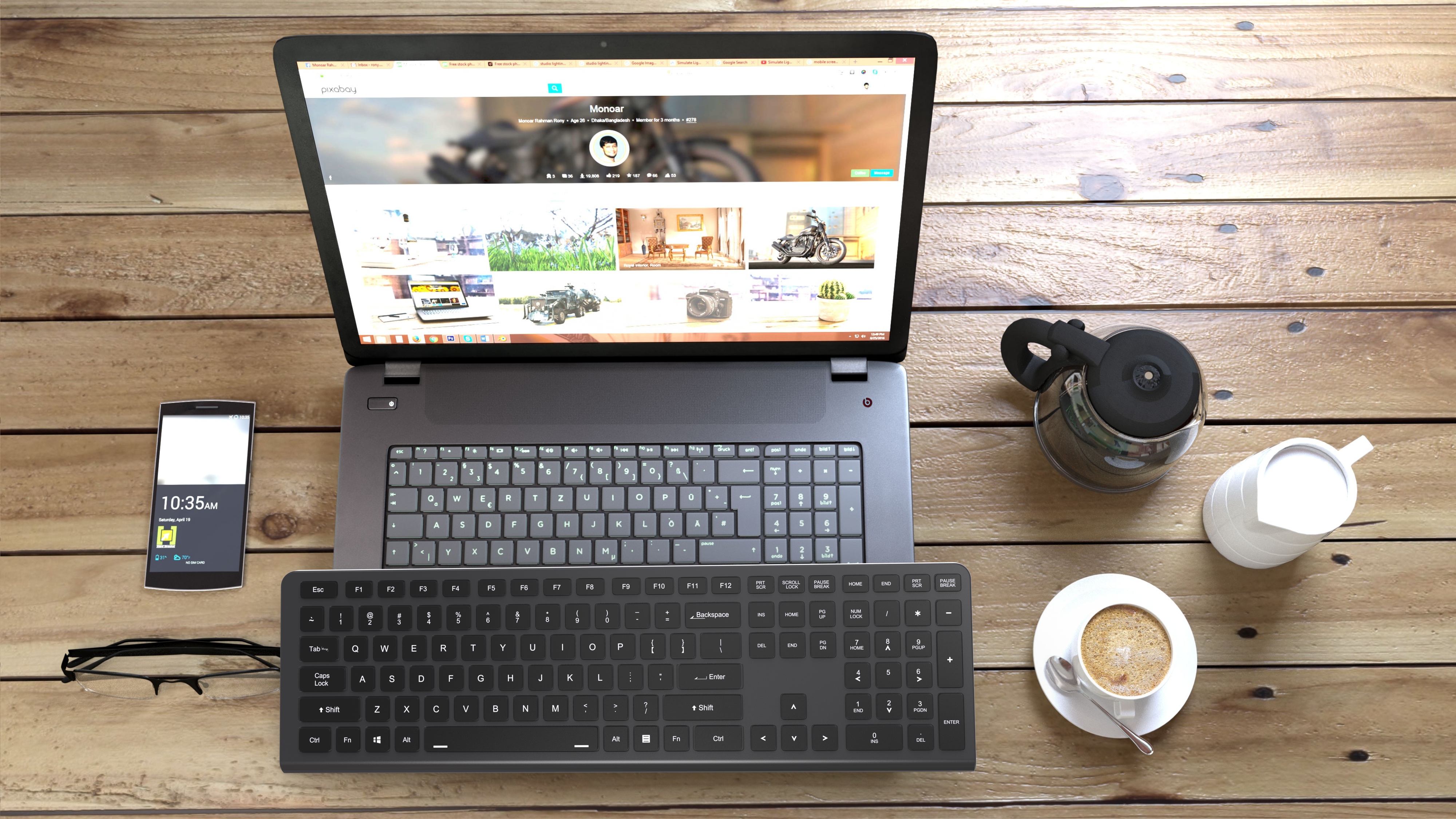 to work in an office，keyboard，Simplicity，