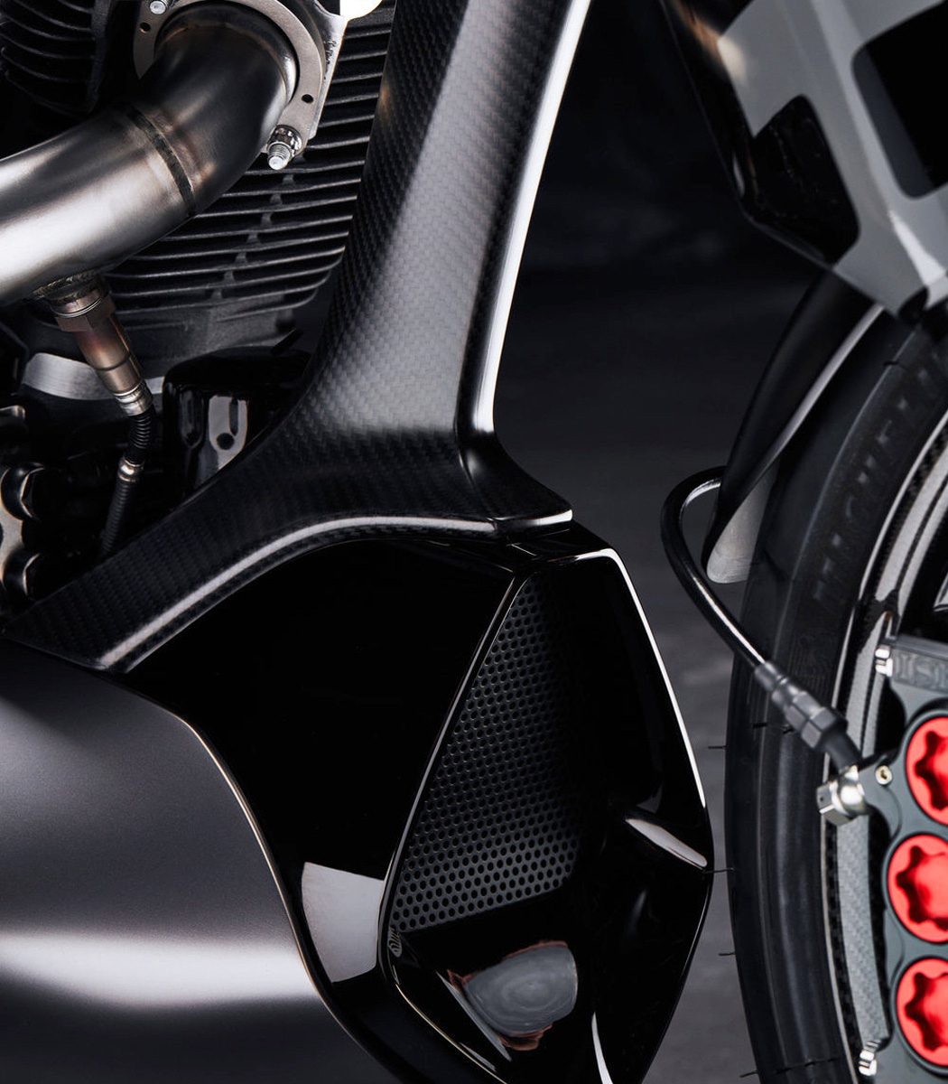 The Method 143，motorcycle，CNC processed aluminum，Carbon fiber single cell chassis，