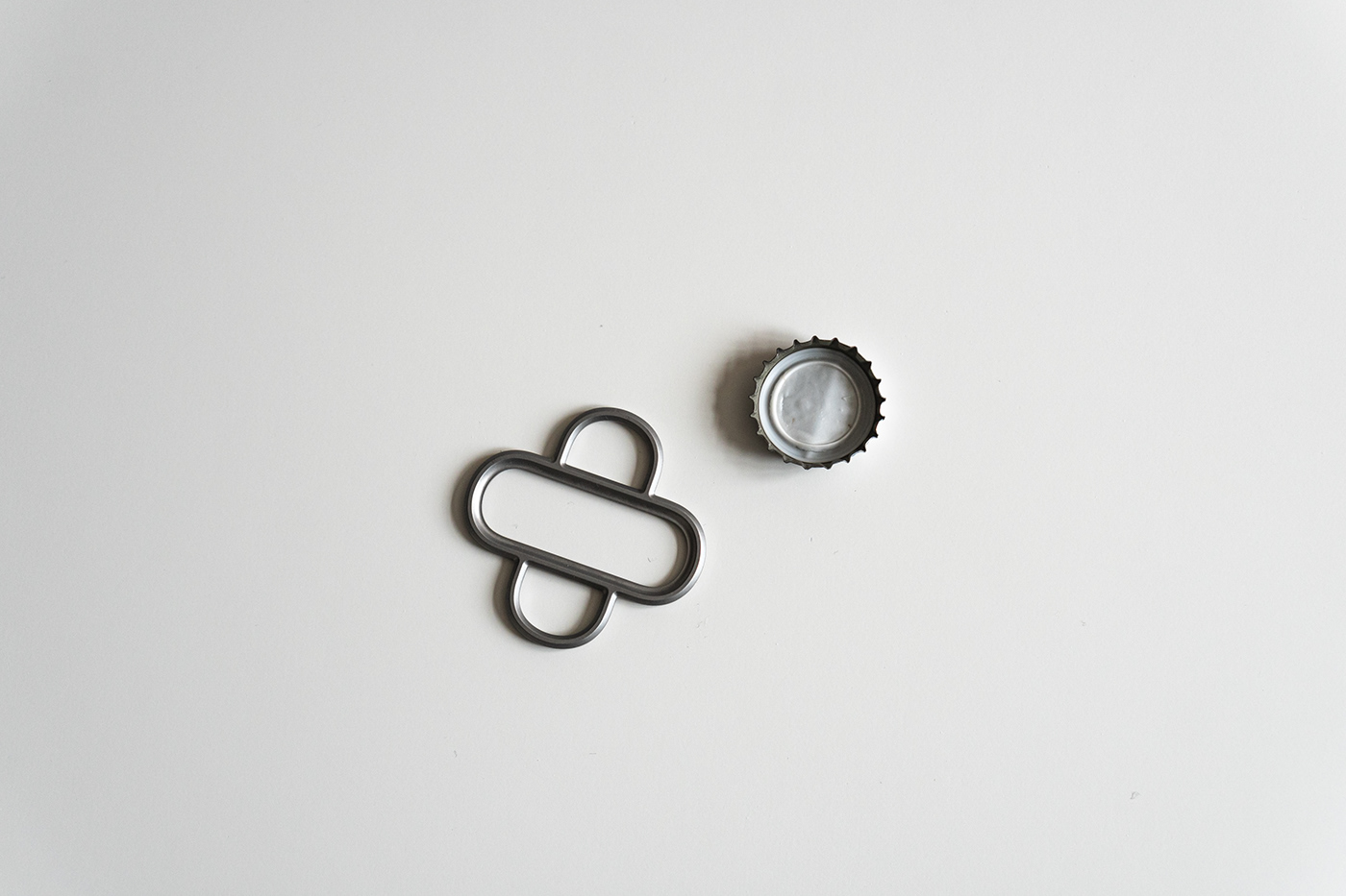 product design，industrial design，Art guidance，Fashion accessories，Portable，stainless steel，Bottle opener，