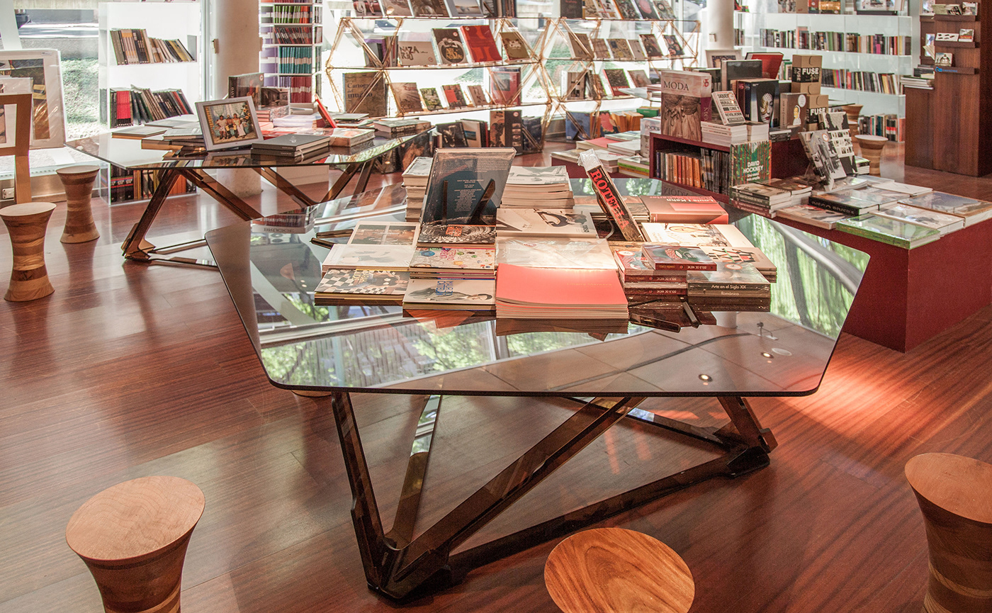 furniture，acrilico，furniture design ，industrial design，Table，