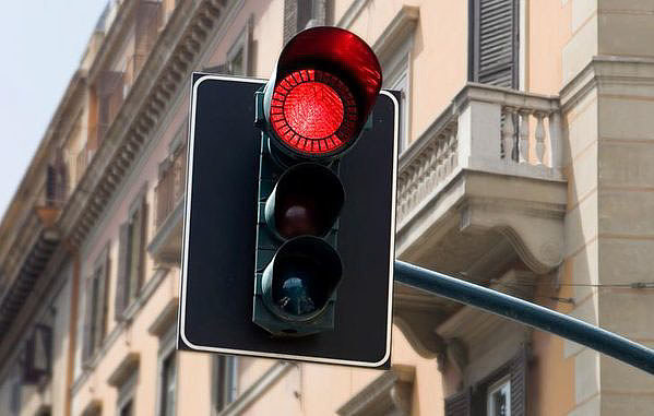 红灯，红绿灯，倒计时，红点，人性化，堵车，