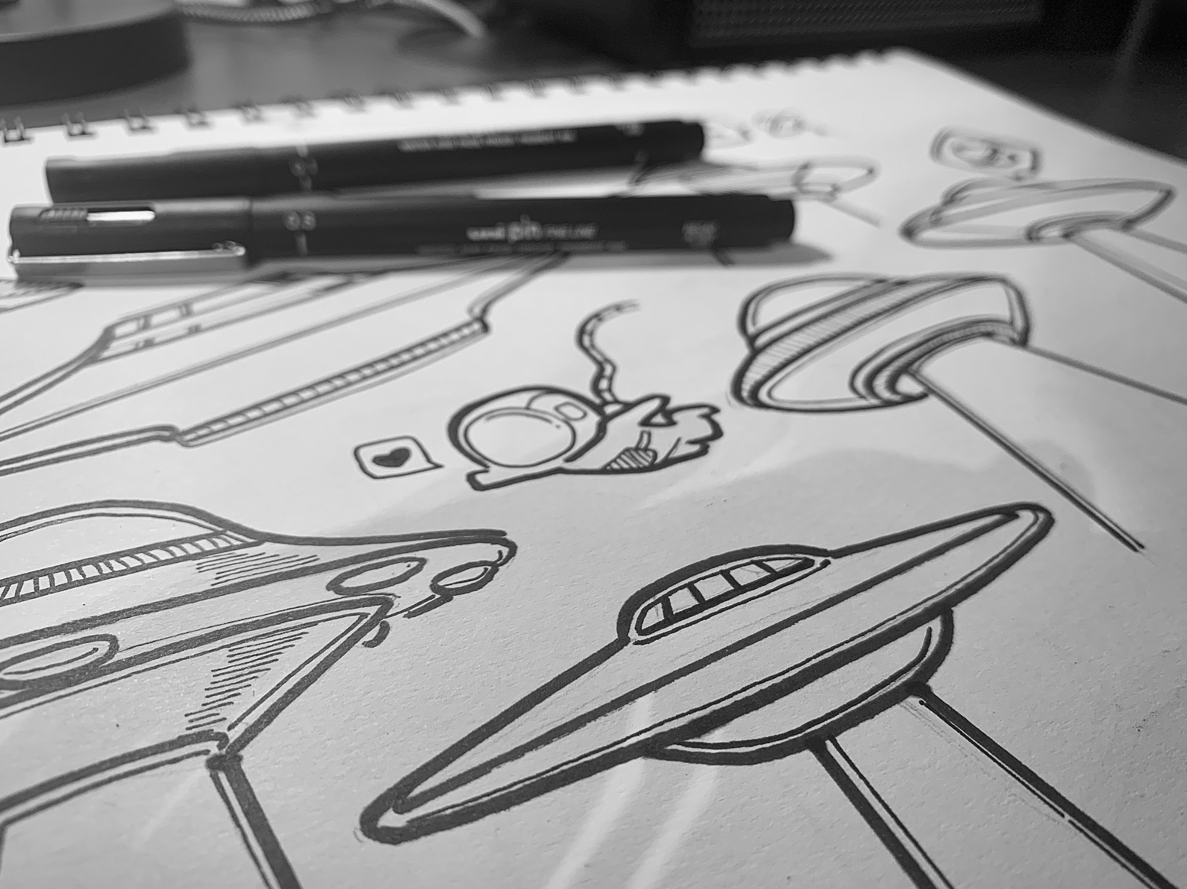 lamp，Floor lamp，airship，science fiction，science and technology，lighting，Atmosphere lamp，