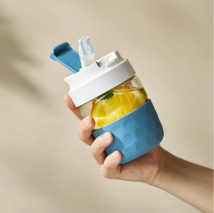 Soft double drinking cup，