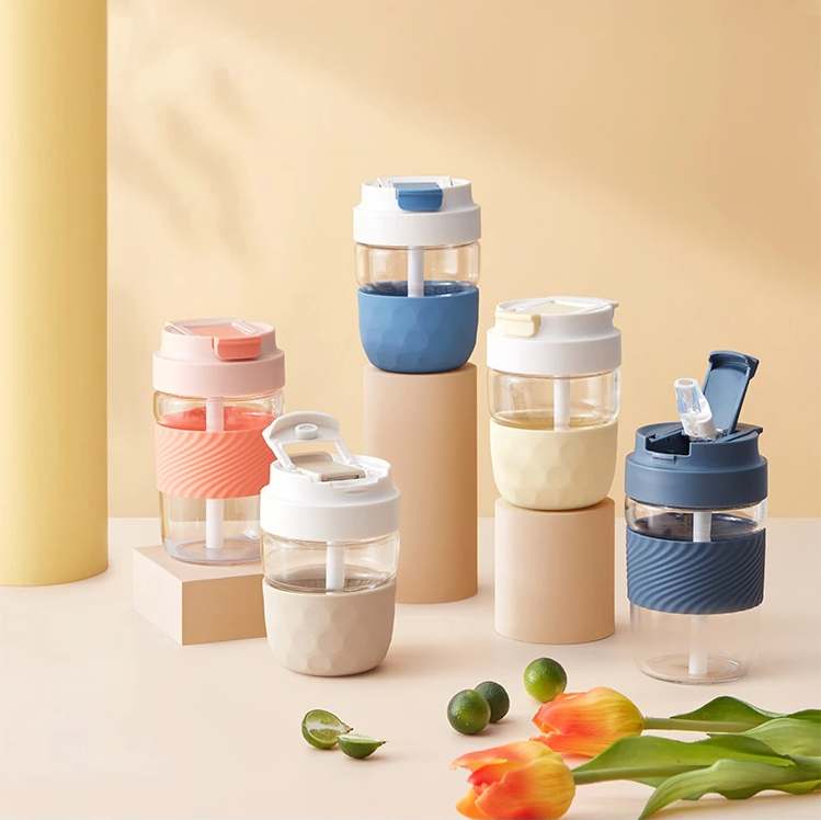 Soft double drinking cup，