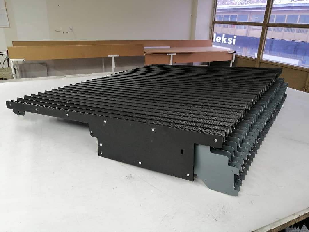 organ shield，Steel plate protective cover，Lifting platform protective cover，Engraving machine telescopic dust cover，Automatic dust cover，Engineering drag chain，