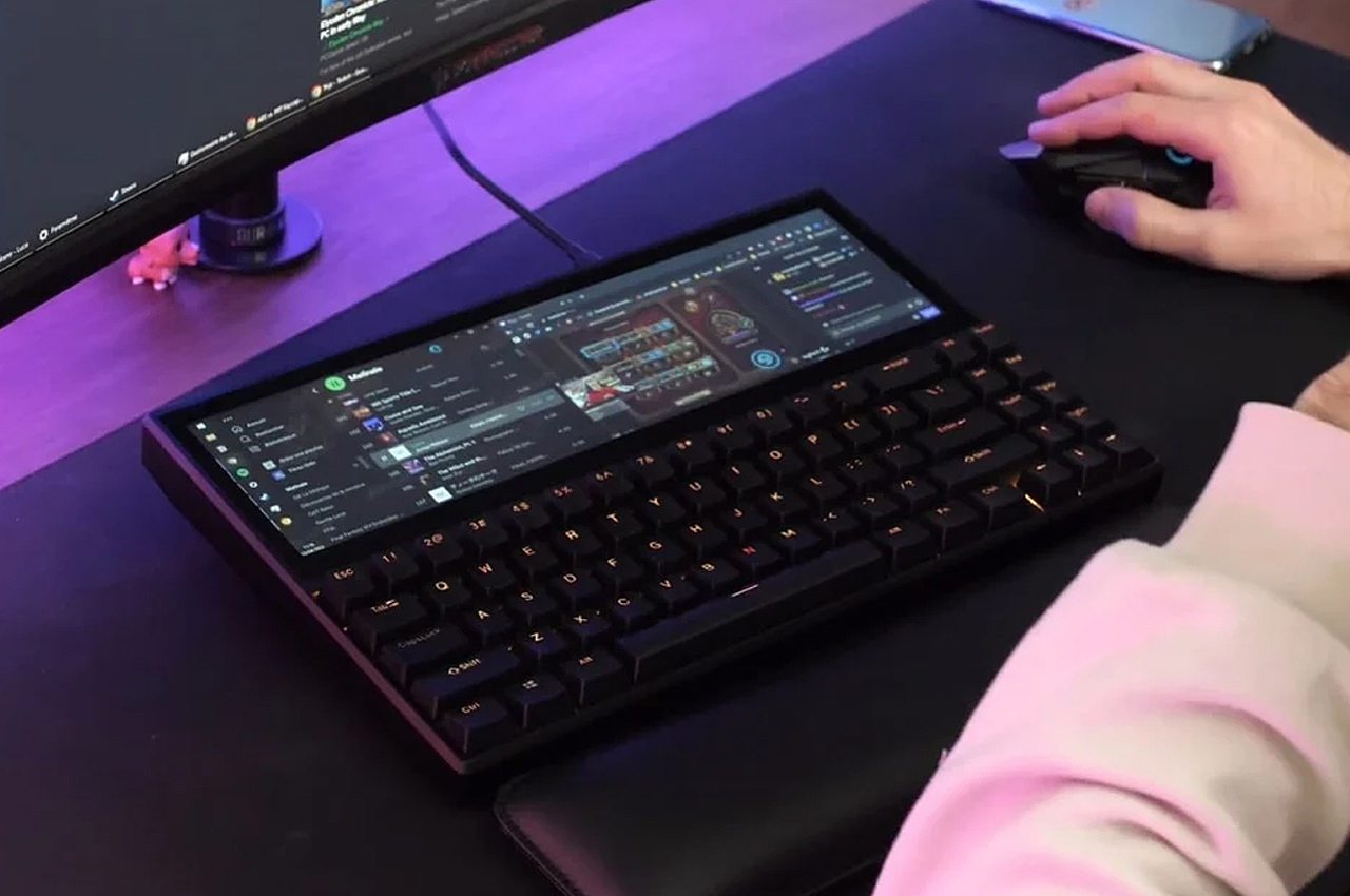 Mechanical keyboard，touch screen，multi-function，