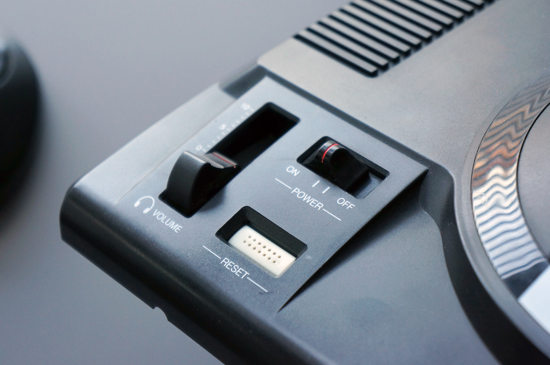 Craig McGarrell，Mix，SEGA SAKURA，vr，product design，Ergonomics，