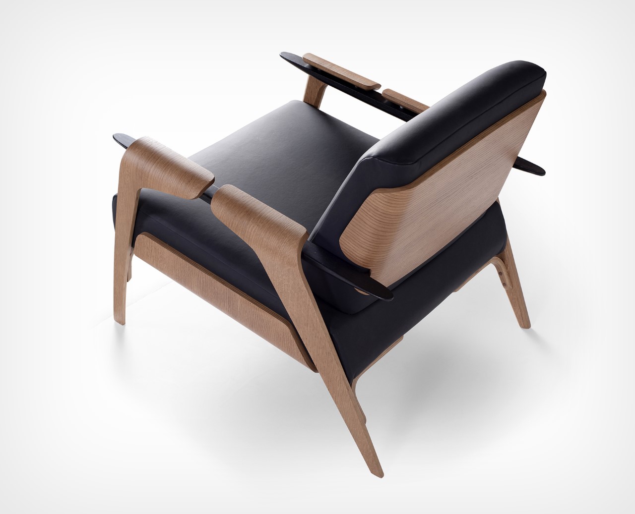 Pepe Lima，furniture design ，product design，Fly armchair，Modern style，EAMES Lounge Chair，