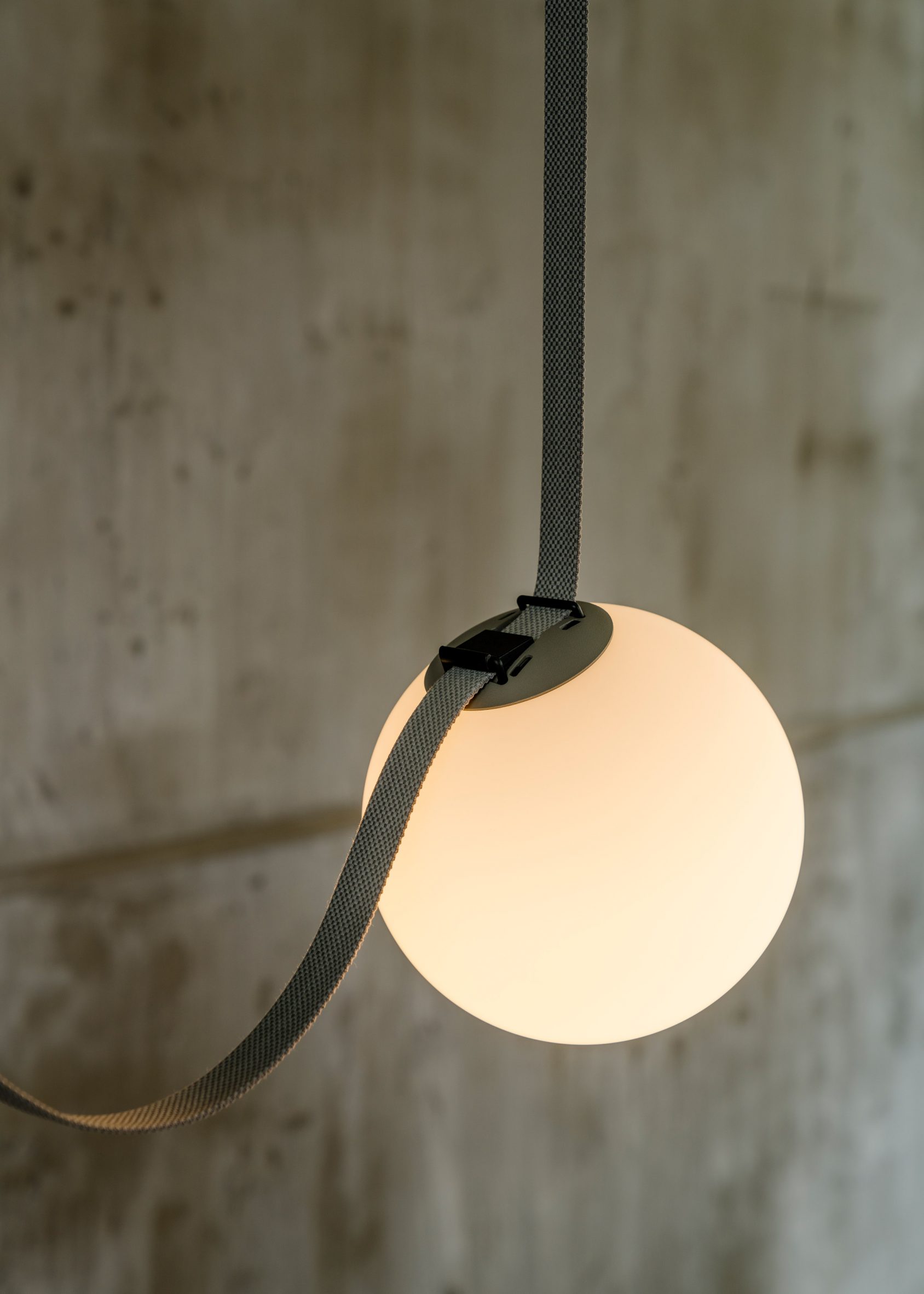 PLUSminus，lamp，Simplicity，Textile ribbon，