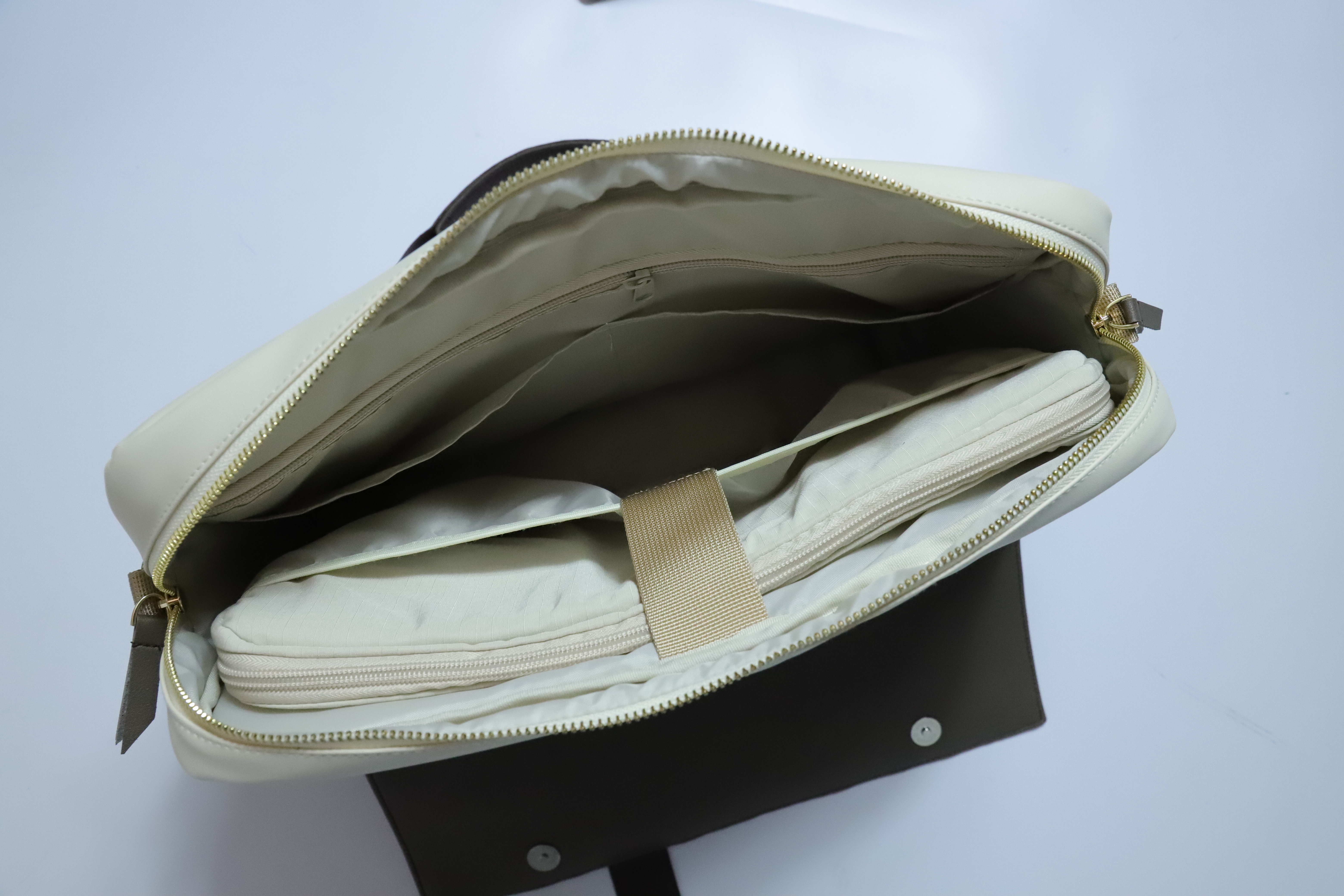 Workplace，Computer package，She designed，Simple design，gift，female sex，Attendance commuting，Multipurpose，