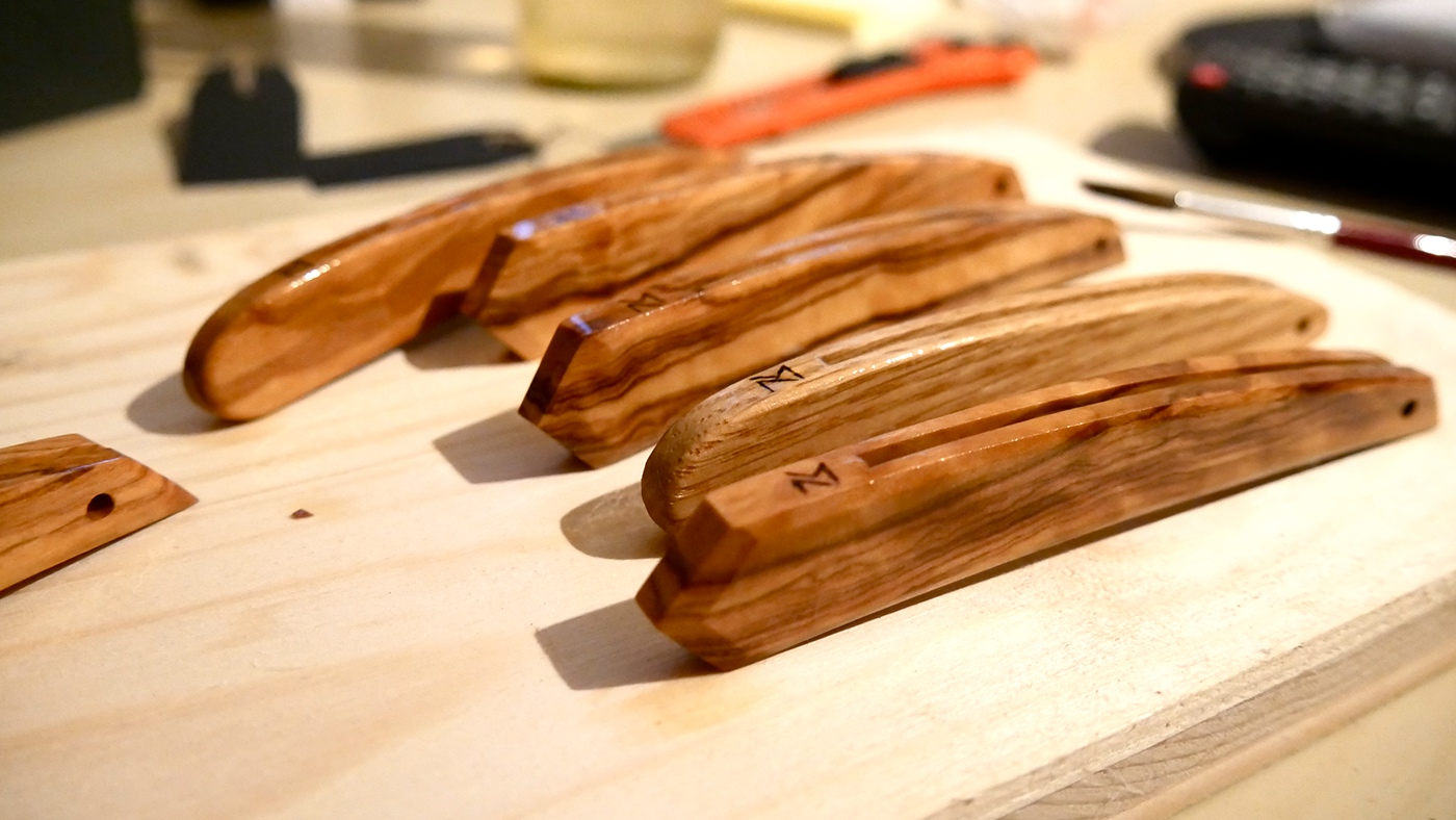 pocket knife，tool，oak，texture of material，Metal，