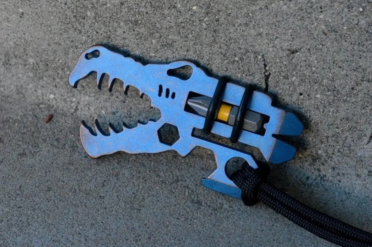 tool，originality，product design，Carry-on gadget，bolt driver，cutting，Bottle opener，