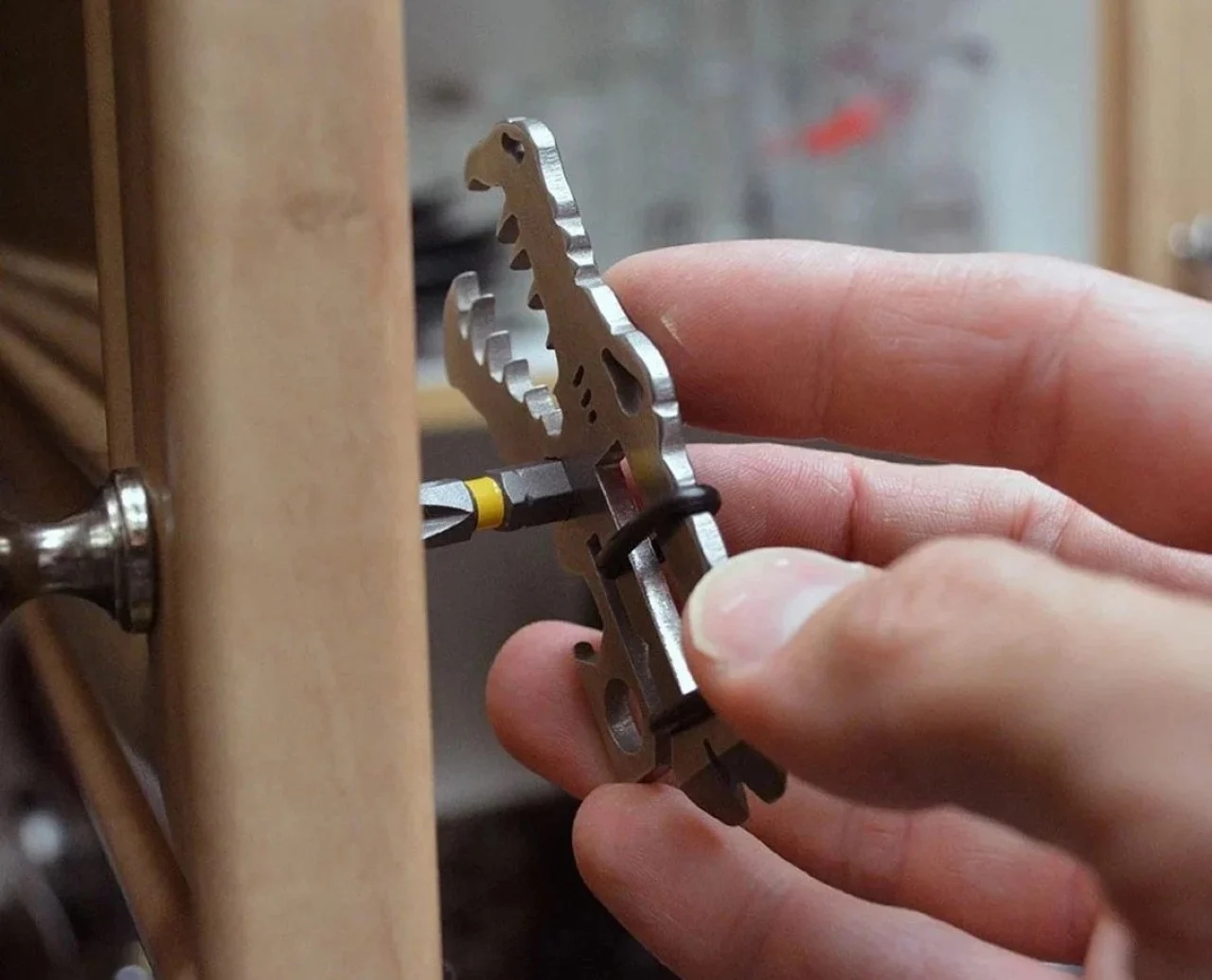 tool，originality，product design，Carry-on gadget，bolt driver，cutting，Bottle opener，