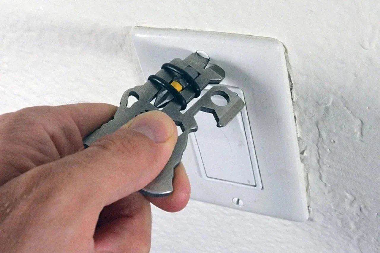 tool，originality，product design，Carry-on gadget，bolt driver，cutting，Bottle opener，