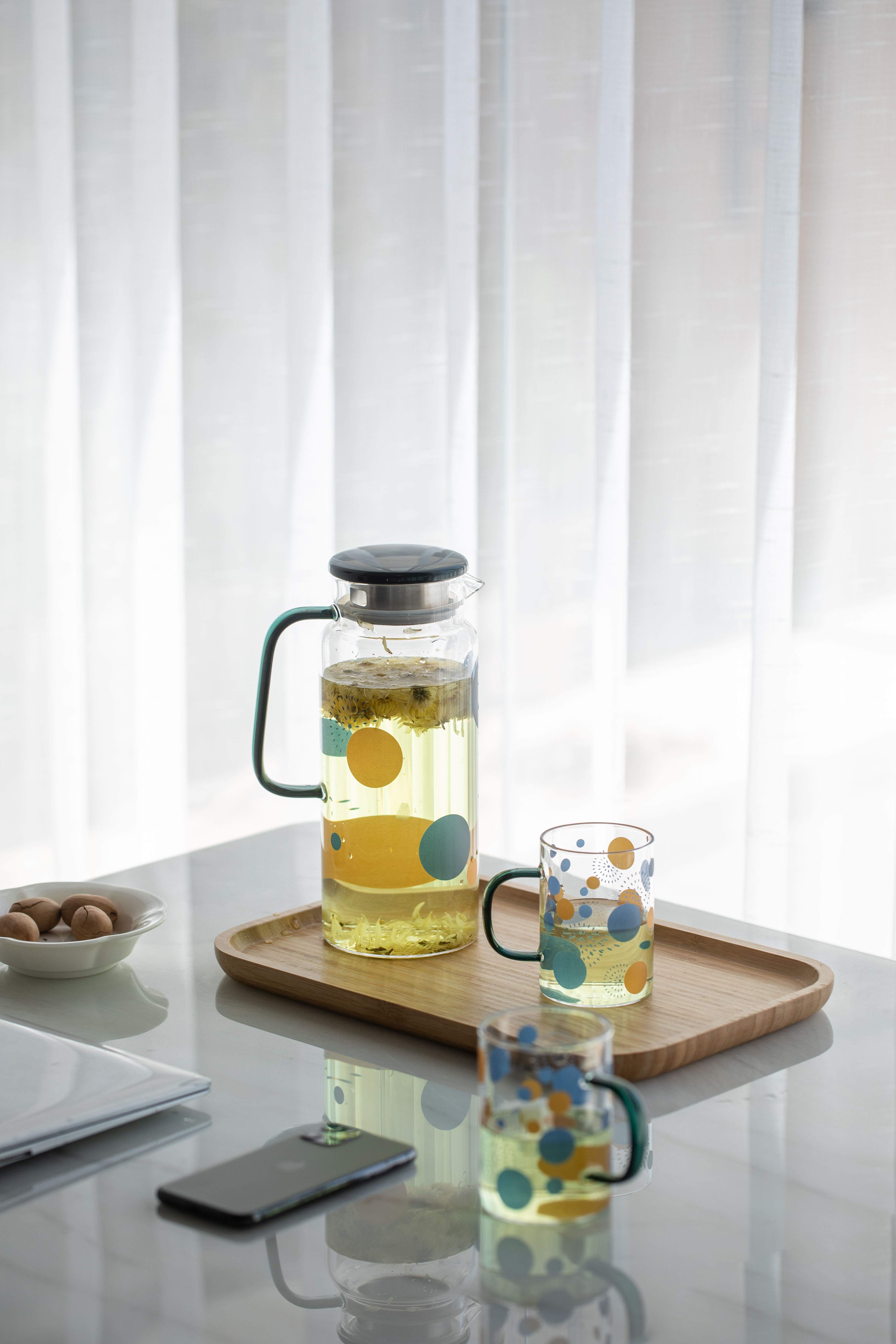 Let life be more embellished.，