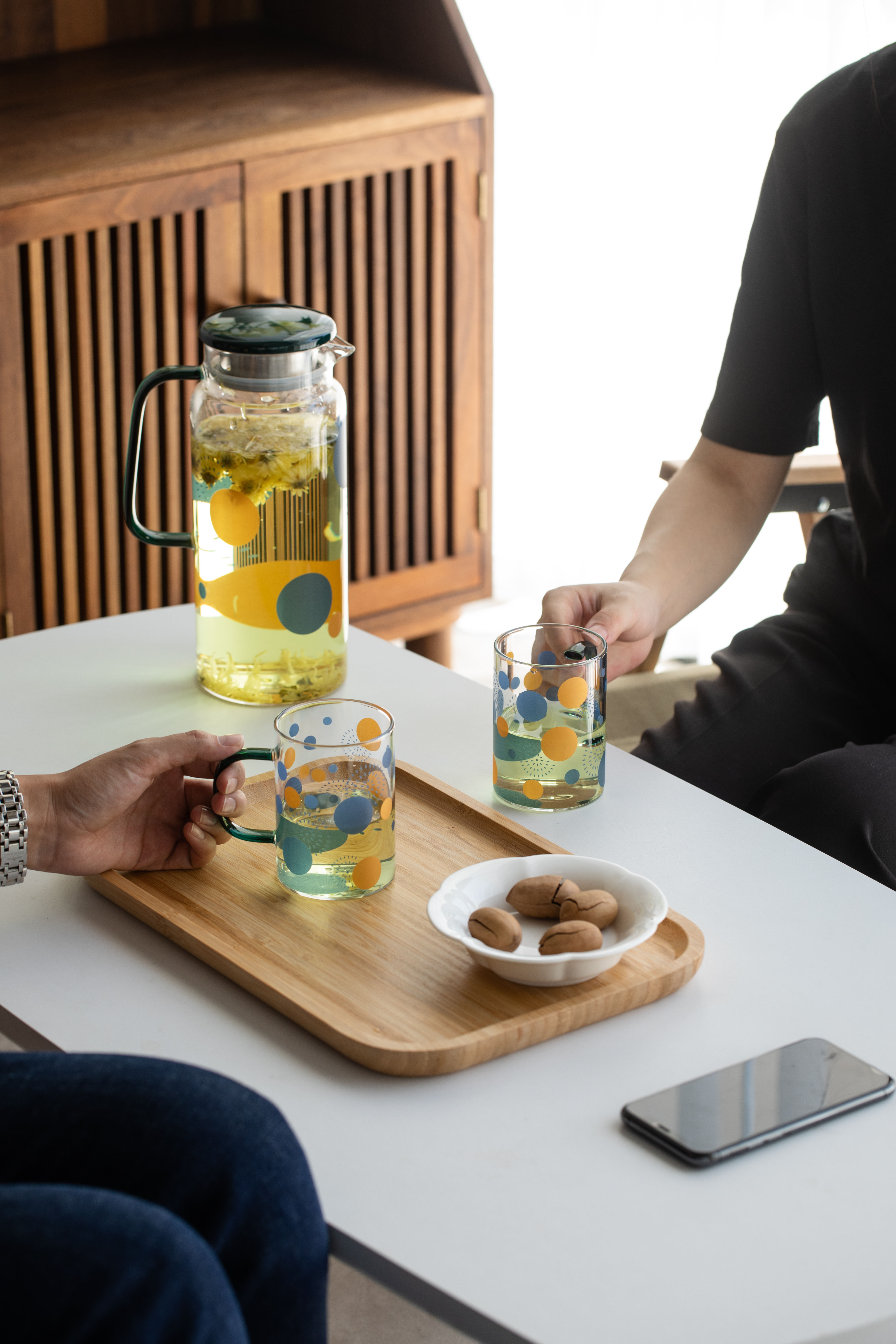 Let life be more embellished.，