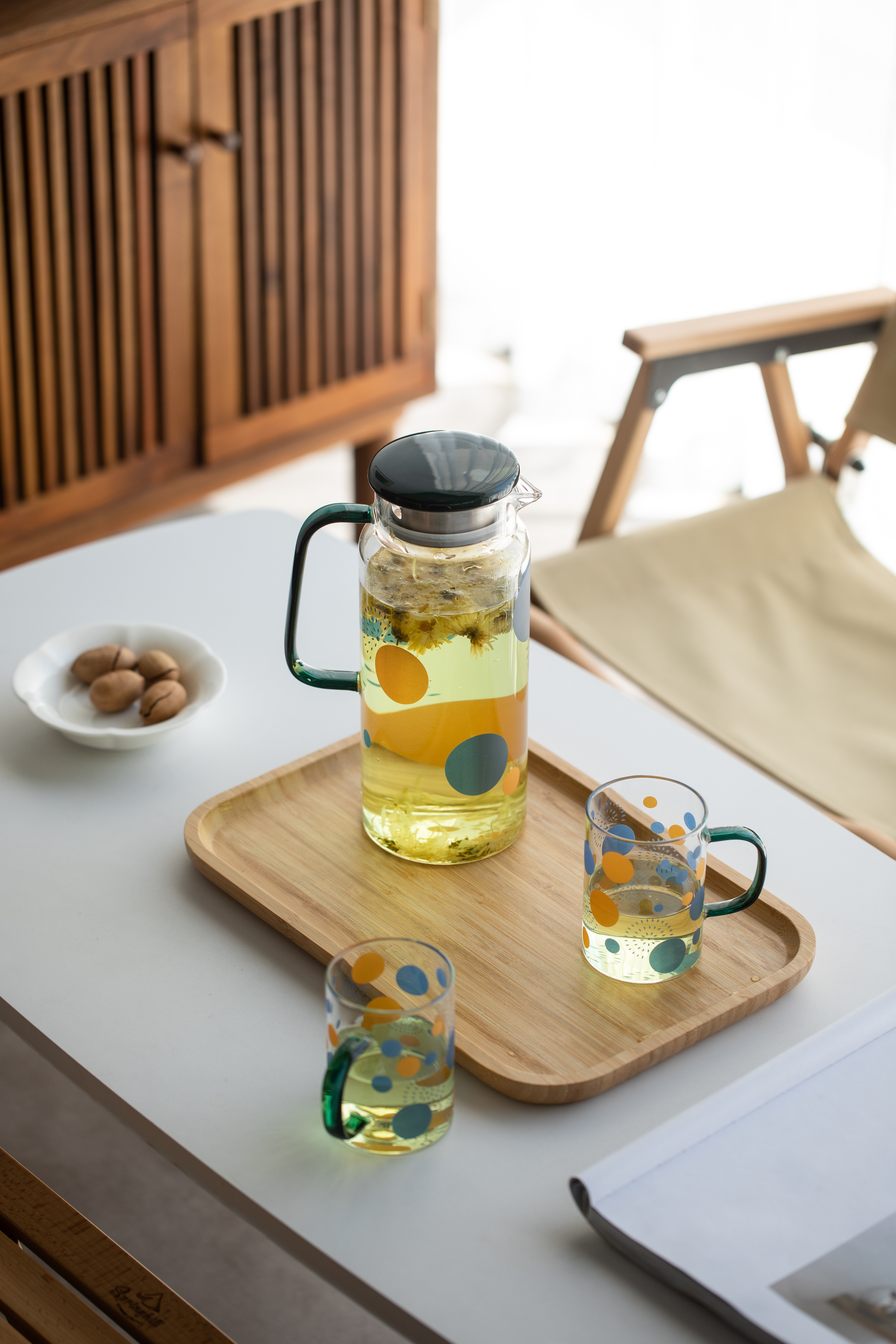 Let life be more embellished.，