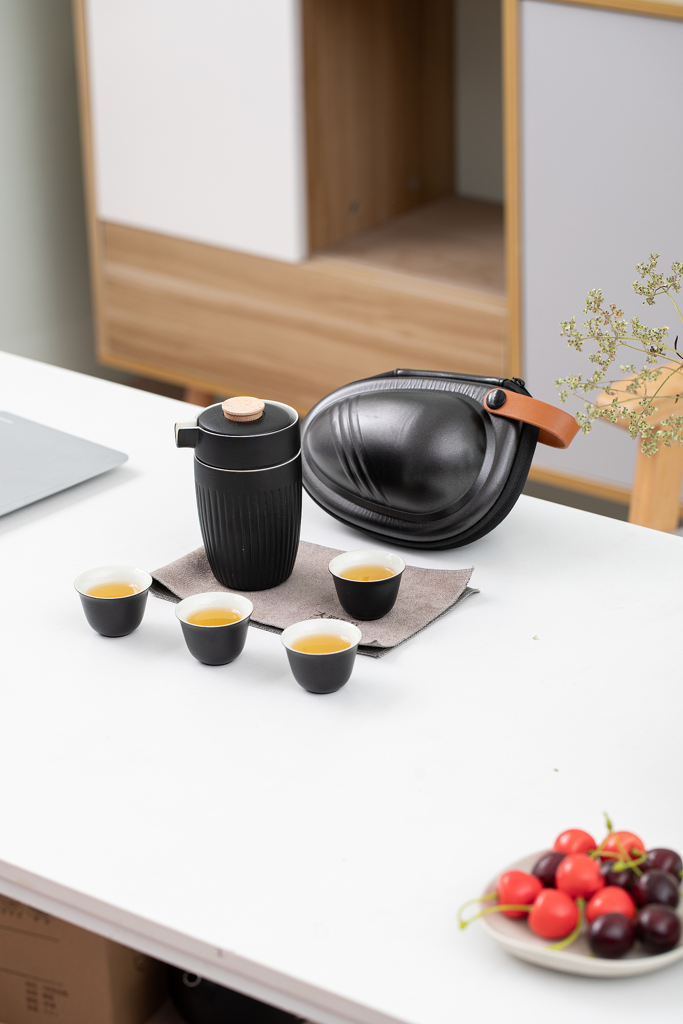 The configuration of large cups is convenient for the hotel to use small cups to meet the needs of making tea.，