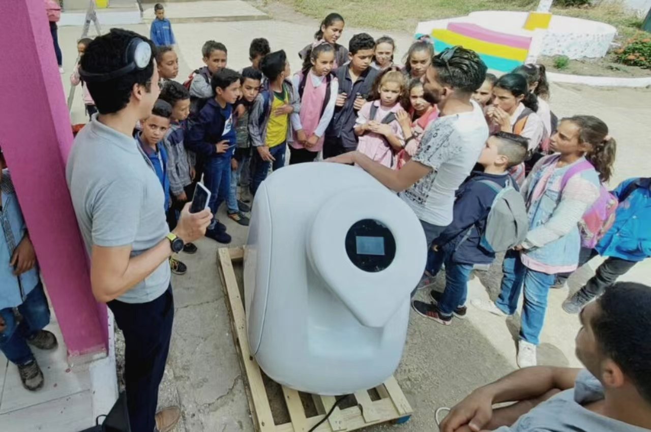 science and technology，exquisite，robot，product design，