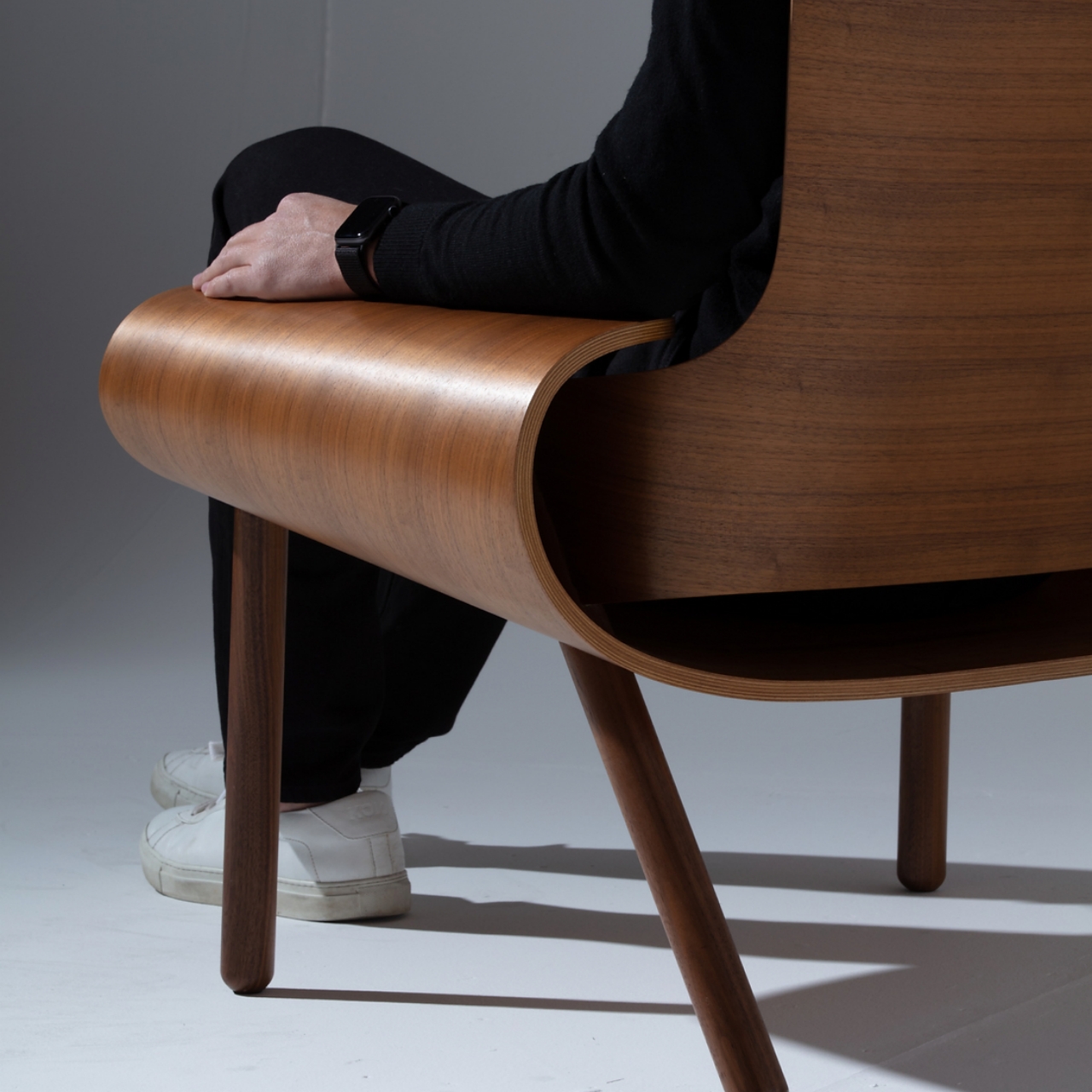Leisure chair，SKROLLA，product design，Ergonomics，woodiness，
