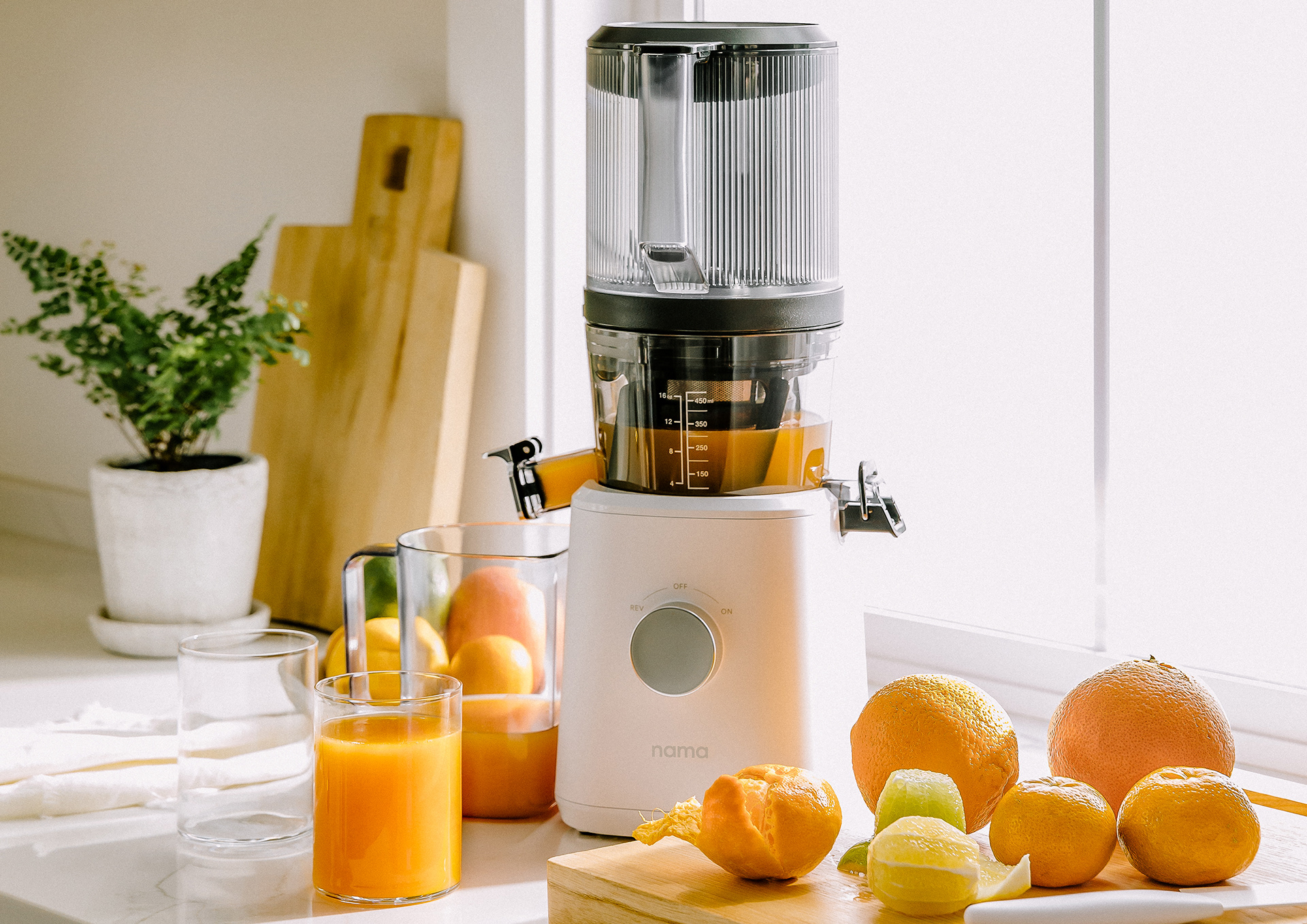 Juicer，Sense of science and technology，convenient，Nama J2，