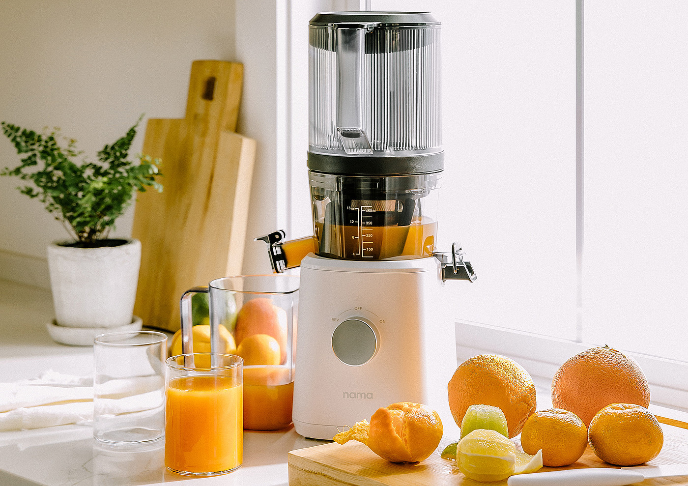 Juicer，Sense of science and technology，convenient，Nama J2，