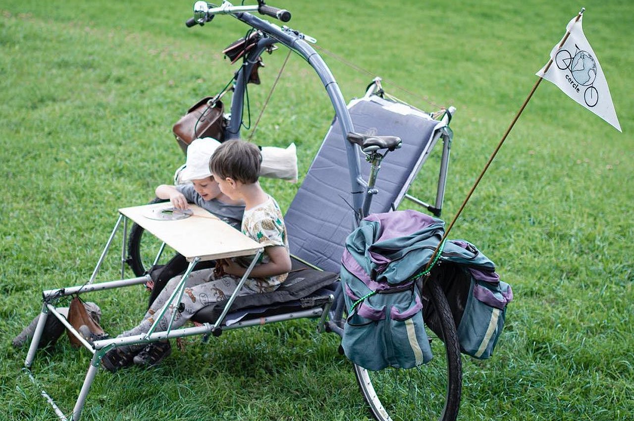 camping，trunk，deck chair，