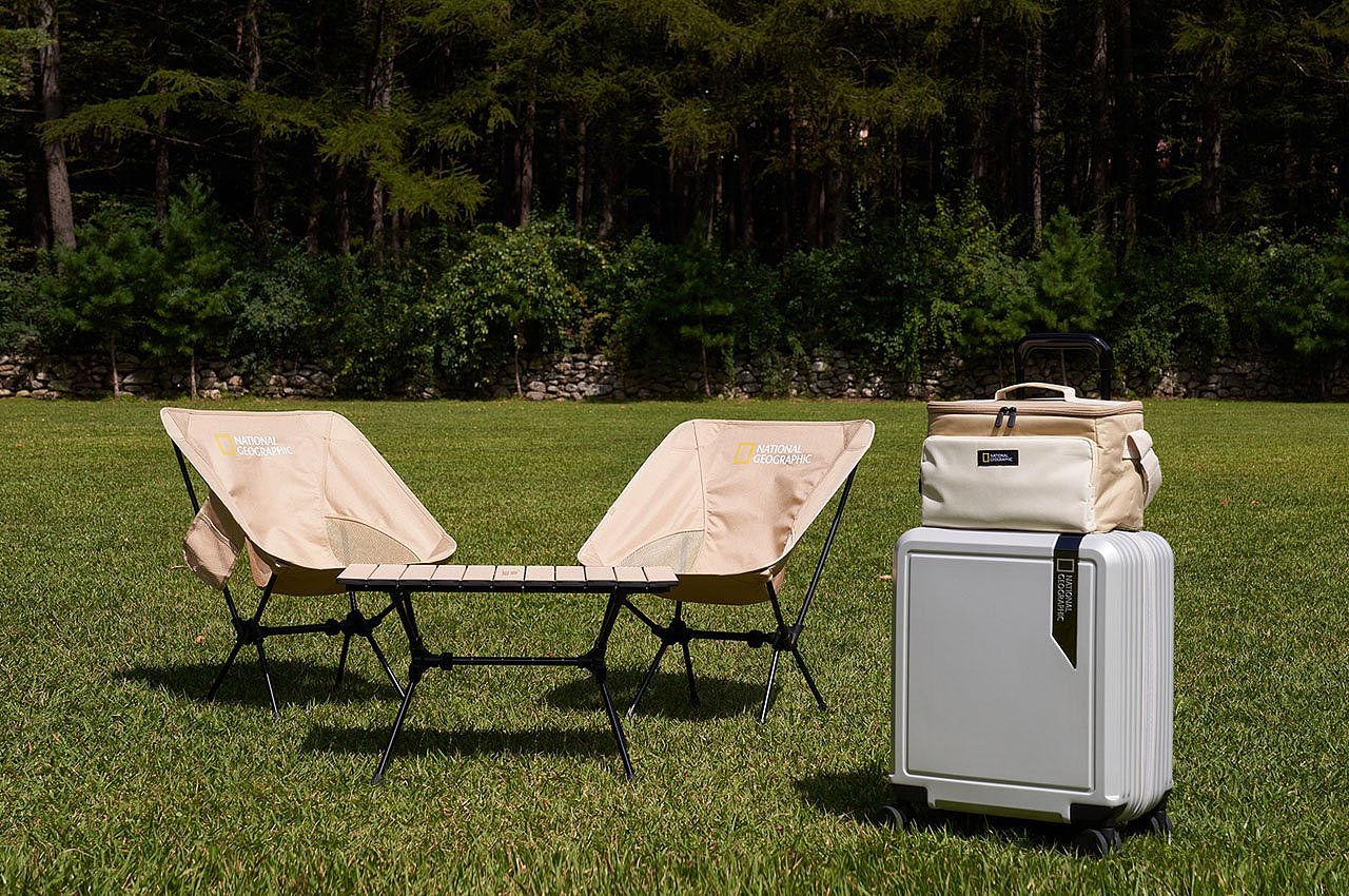 camping，trunk，deck chair，
