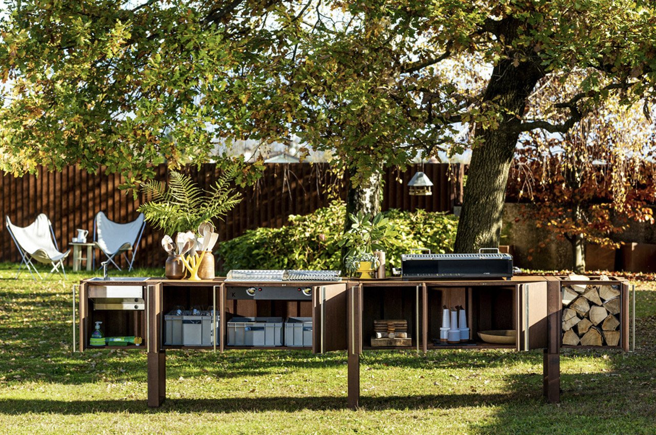 camping，trunk，deck chair，