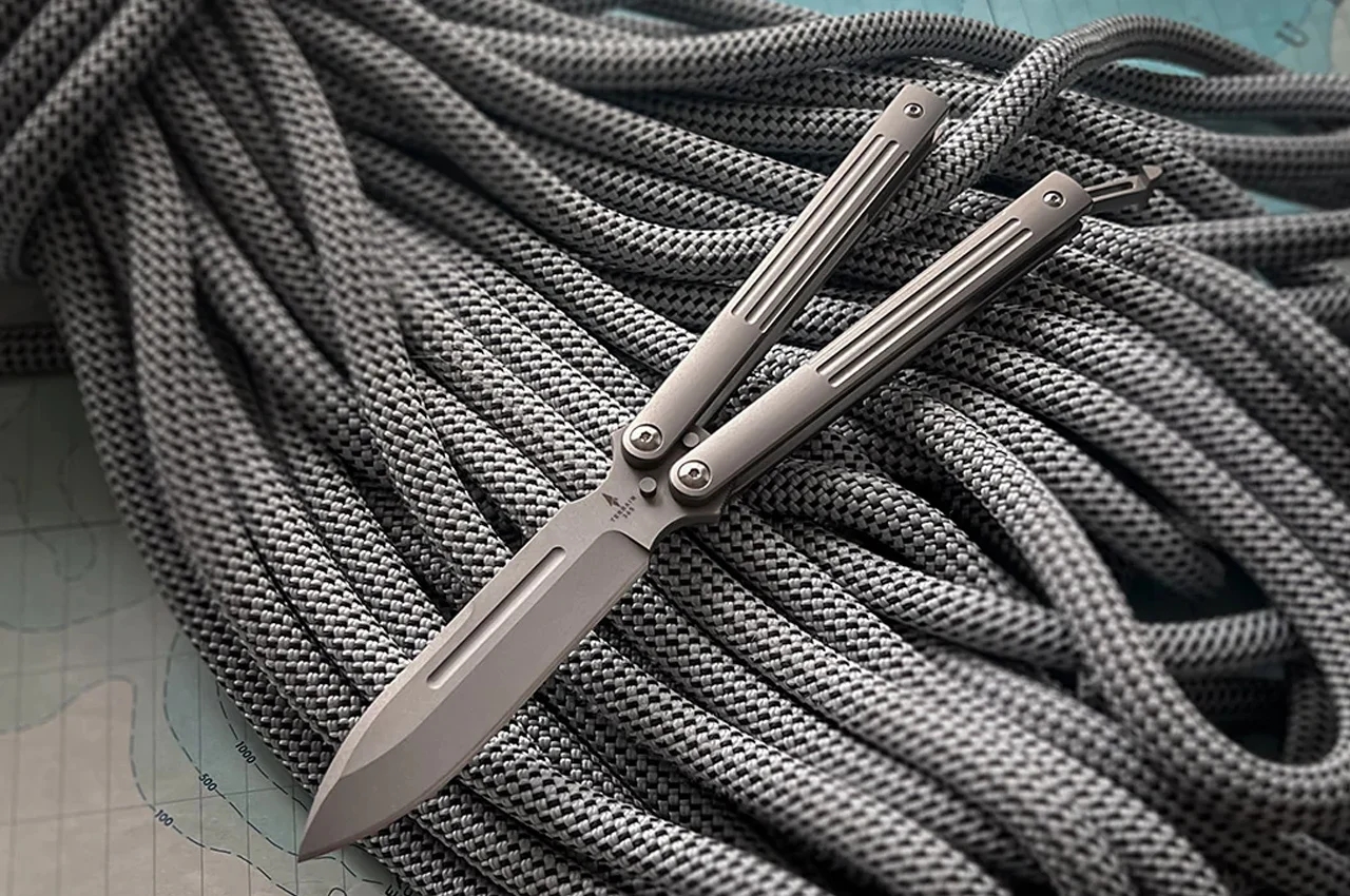 knife，Butterfly knife，multi-function，fold，