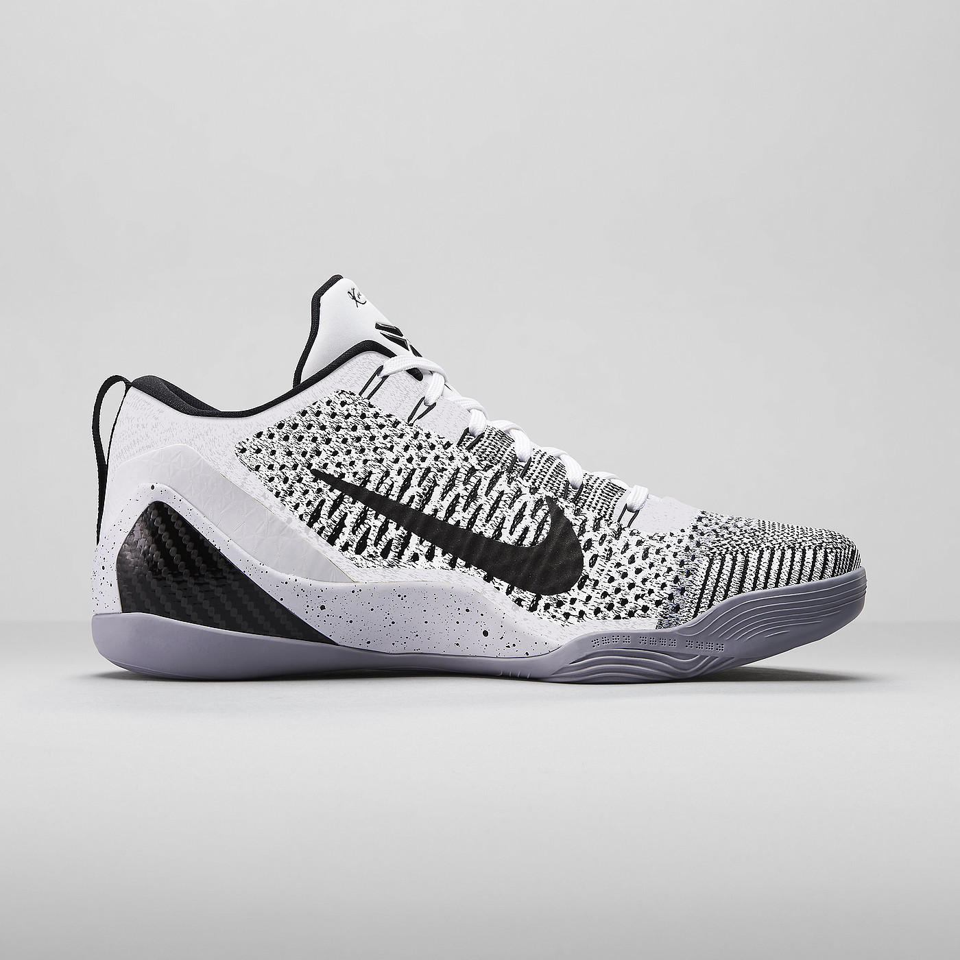 gym shoes，