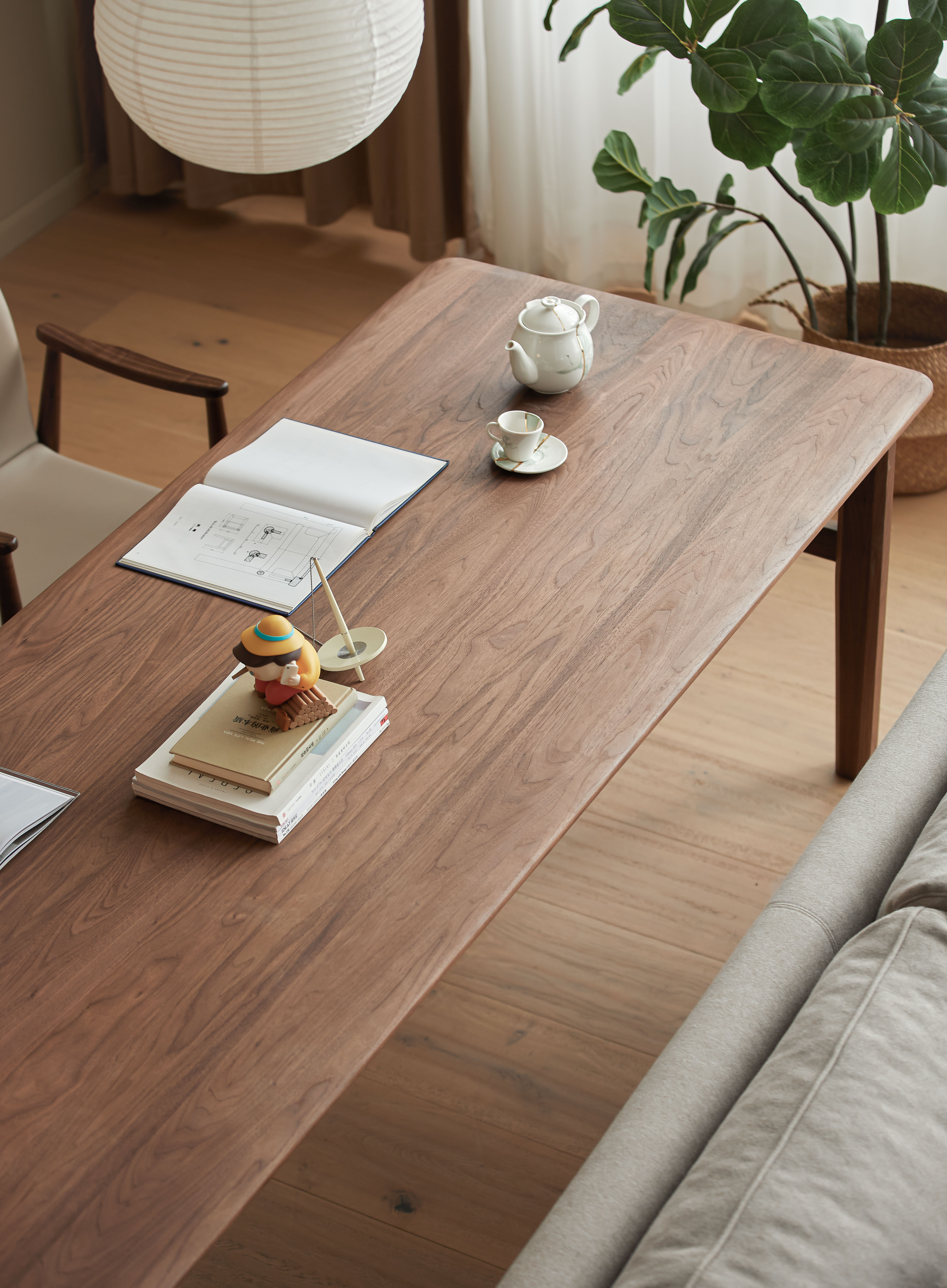 workbench，North American black walnut，furniture design ，Solid wood furniture，