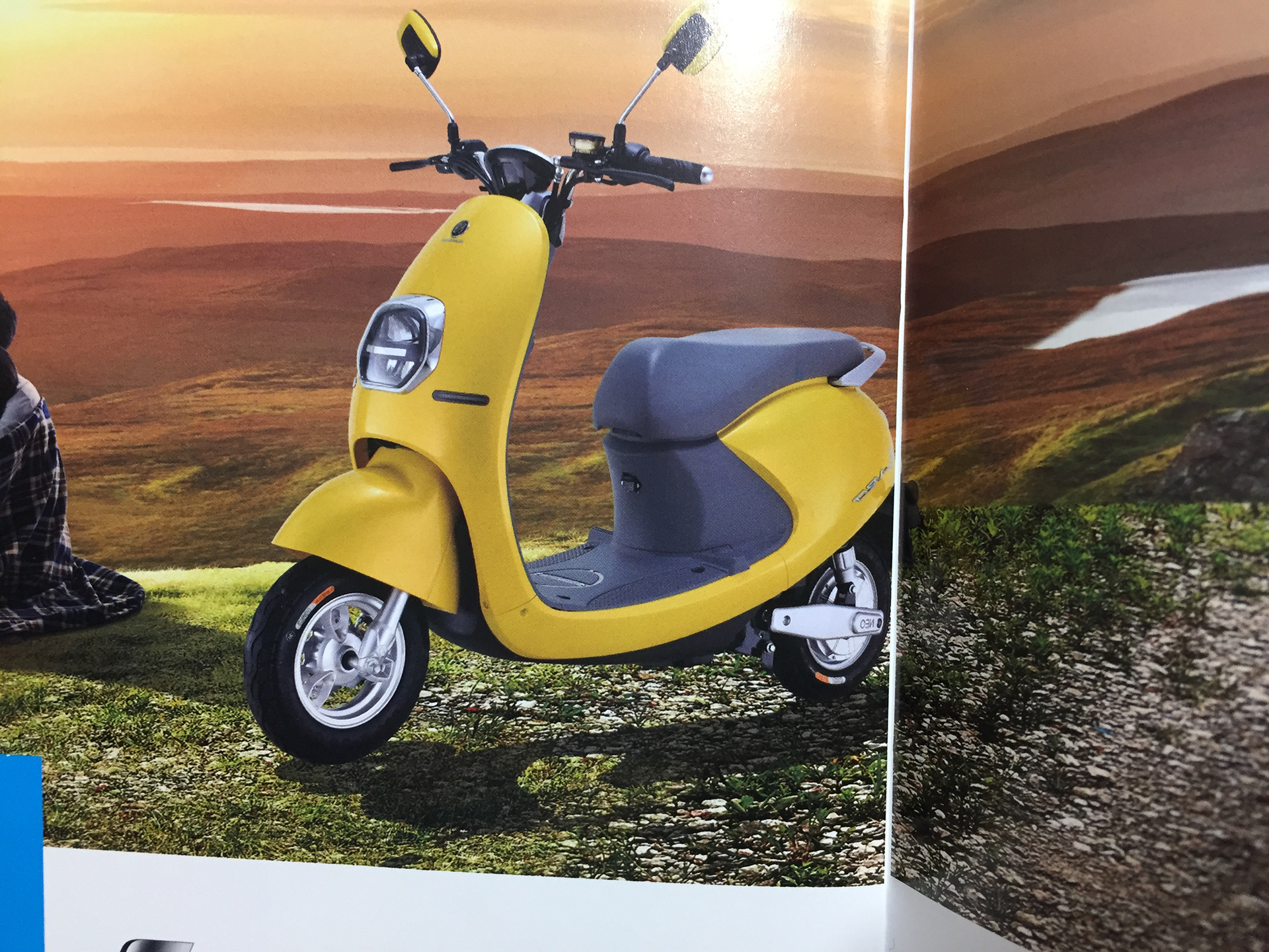 Electric vehicle，motorcycle，modelling，Oil sludge，lamps and lanterns，