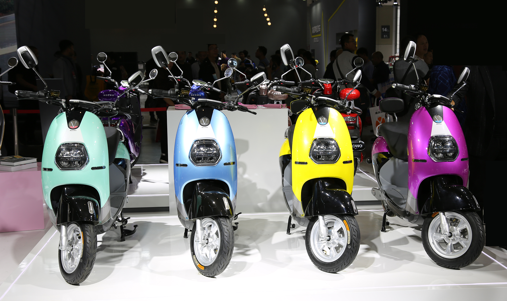 Electric vehicle，motorcycle，modelling，Oil sludge，lamps and lanterns，