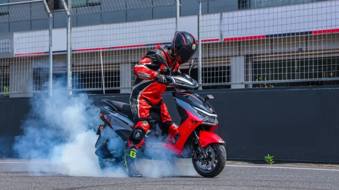 Electric vehicle，motorcycle，modelling，Oil sludge，Model，lamps and lanterns，The headlamps，