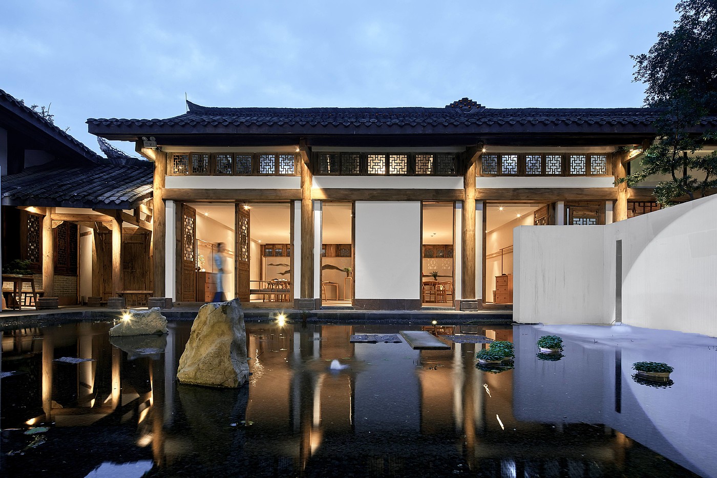 Deyi Collection，