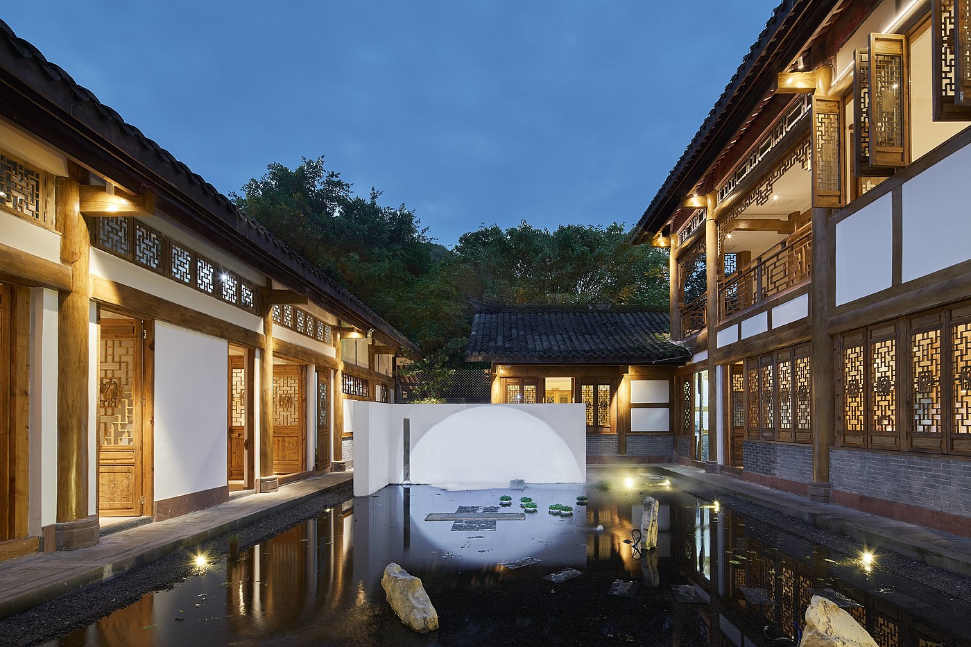 Deyi Collection，