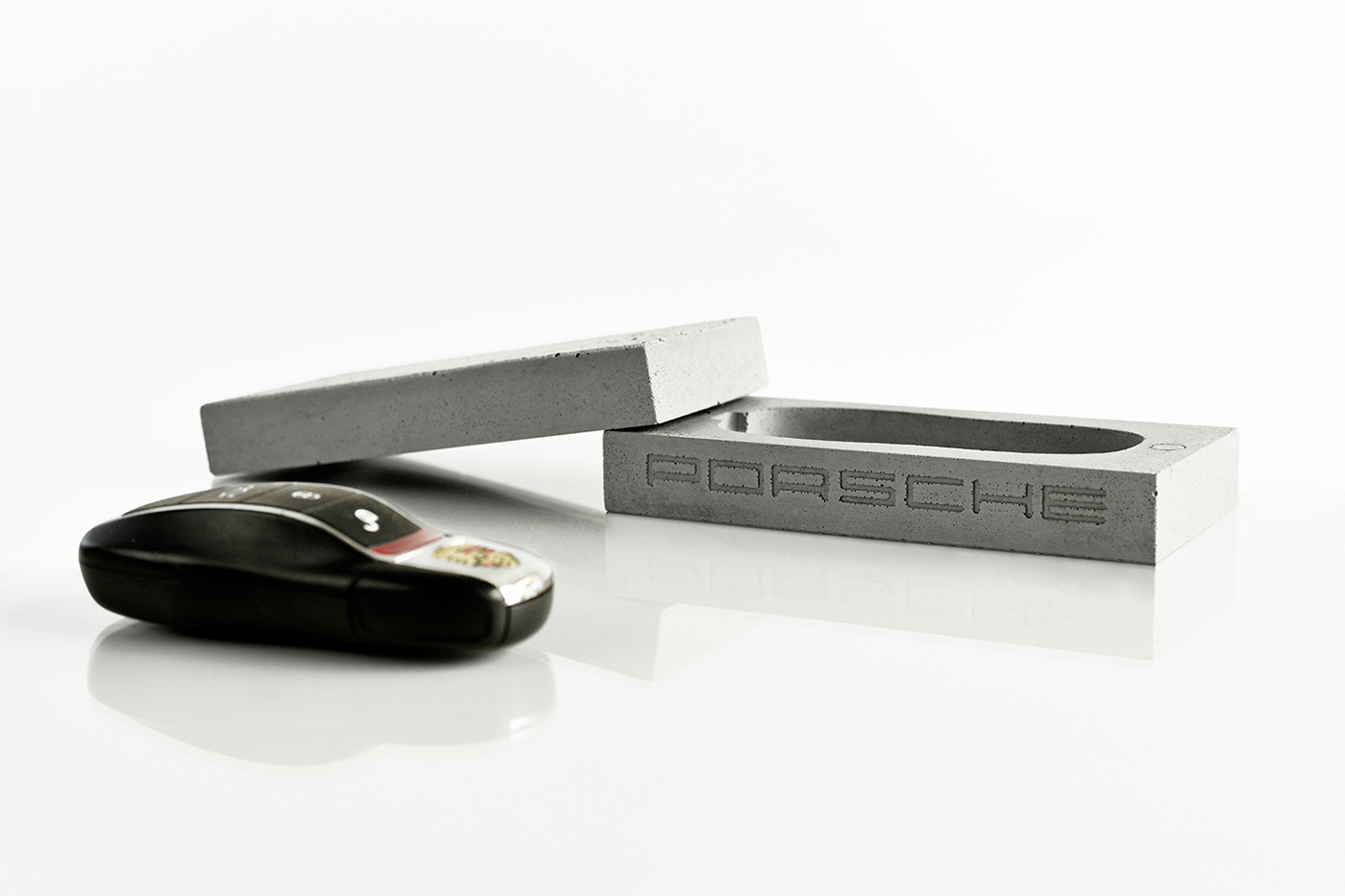 PORSCHE KEY CAS，concrete，grey，