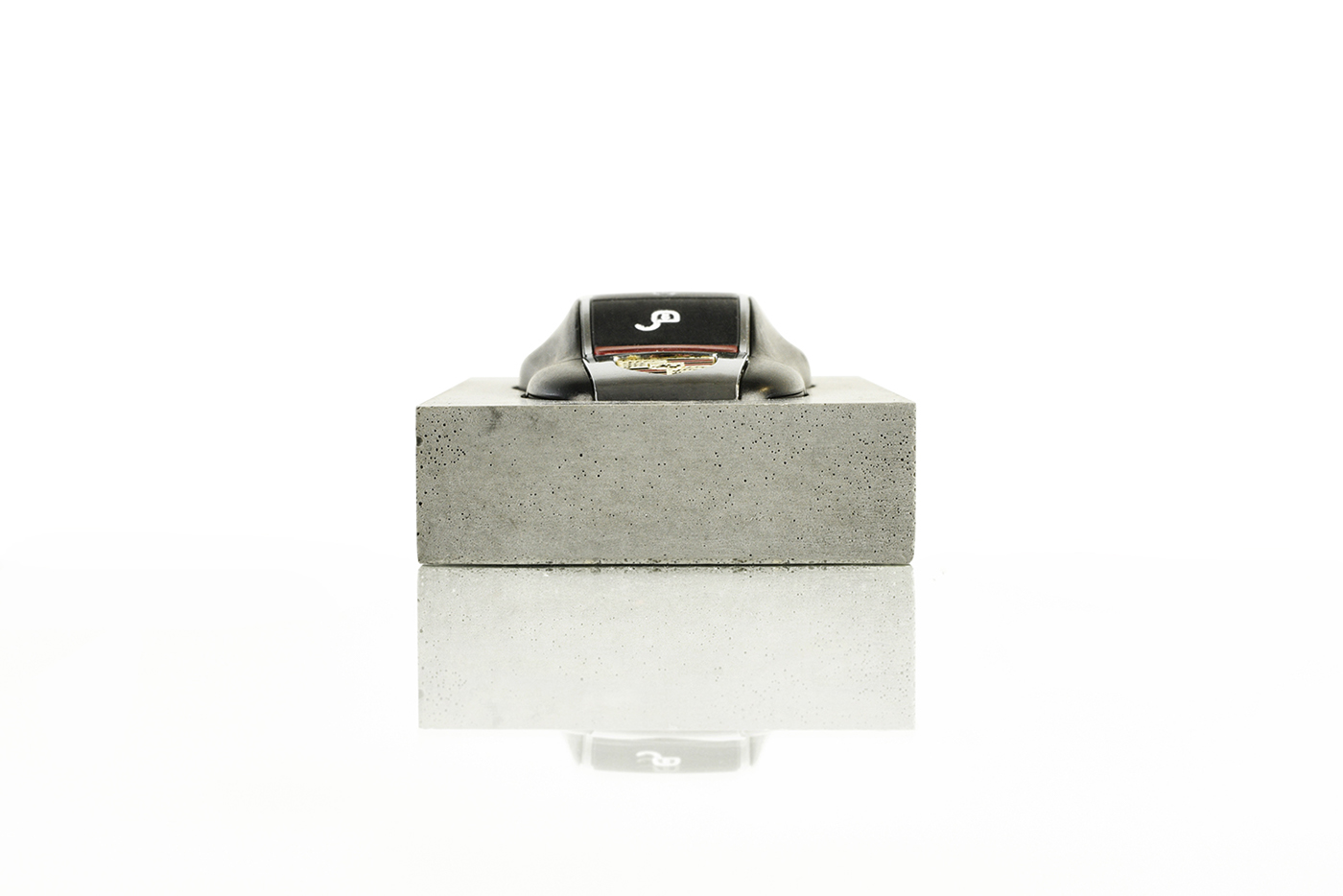 PORSCHE KEY CAS，concrete，grey，